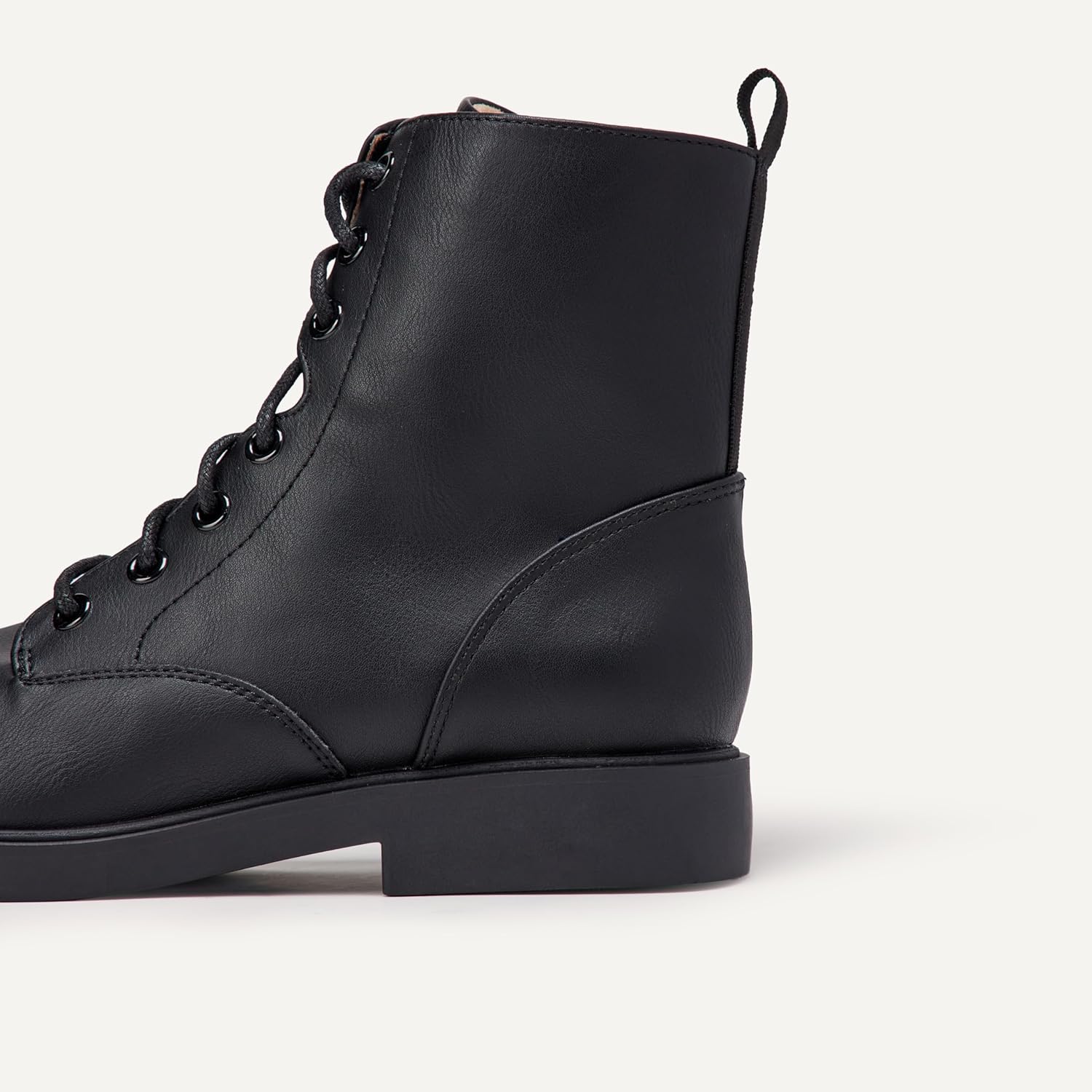 Amazon Essentials girls Combat Boots With Zipper