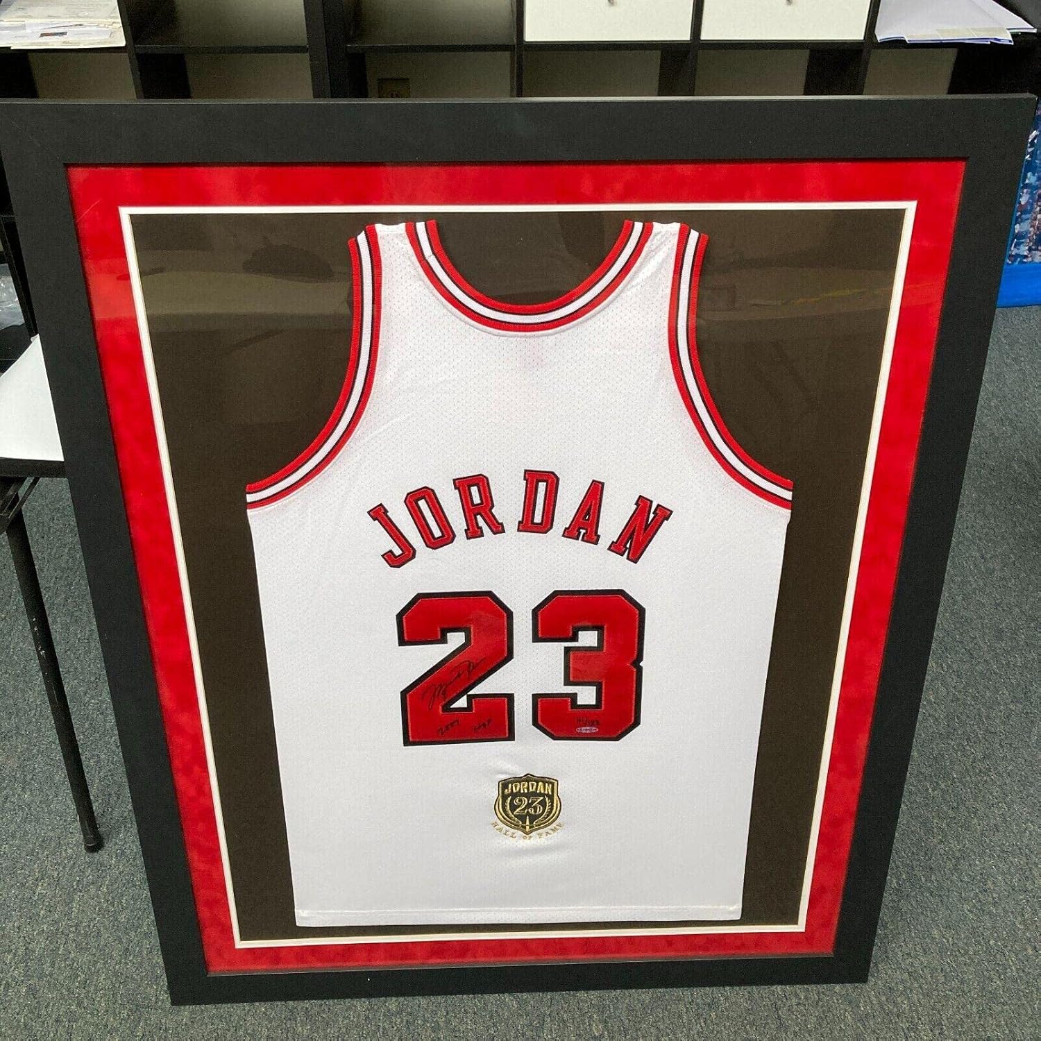 Michael Jordan "Hall Of Fame 2009" Signed Chicago Bulls Jersey UDA Upper Deck - Autographed NBA Jerseys