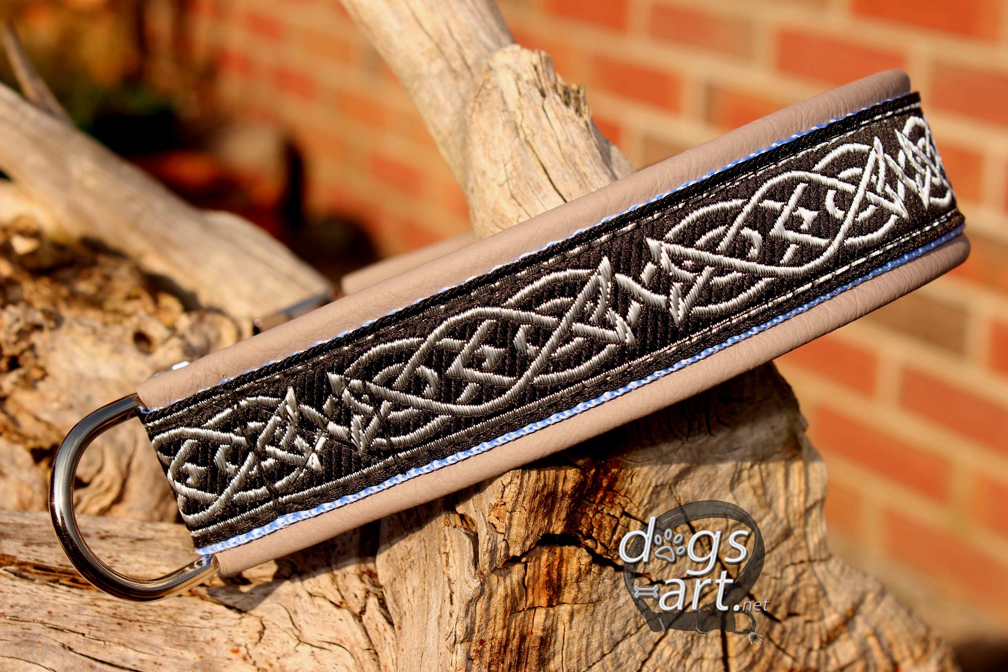 Hundehalsband Leder Keltischer Knoten Klickverschluss Alu Halsband mit Gravur