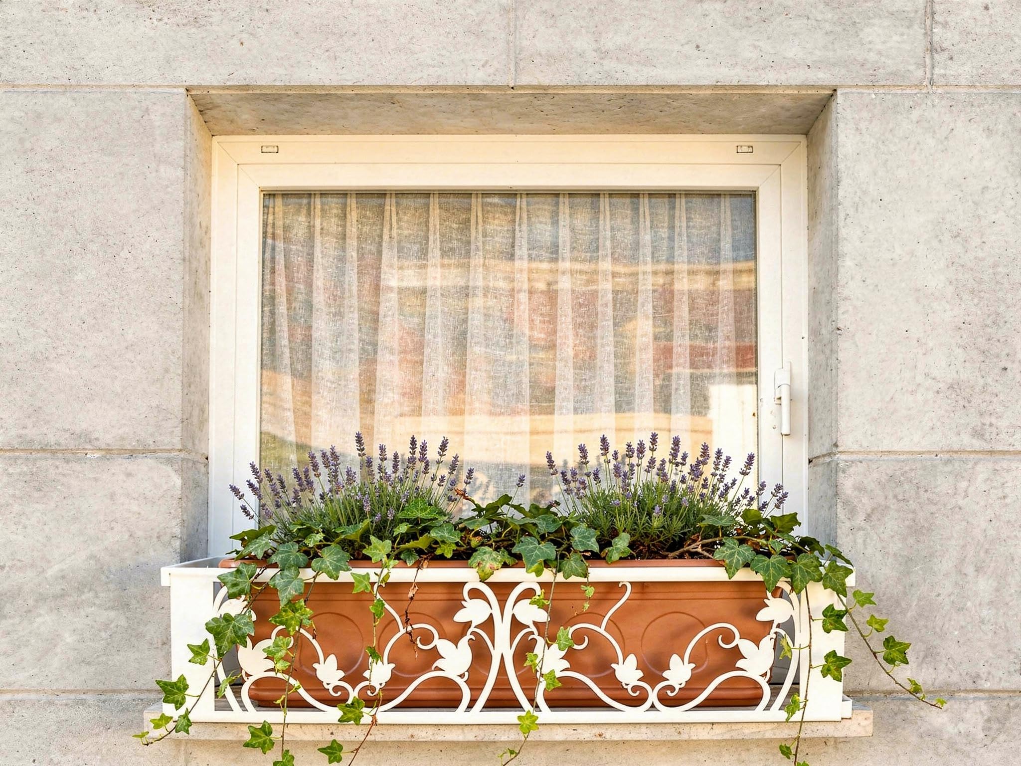 Balconcillo para Macetas, Balconcillo para Plantas, Portamacetas Ventana, Protector de macetas, Modelo Floral Extensible 60-100 cm, Blanco