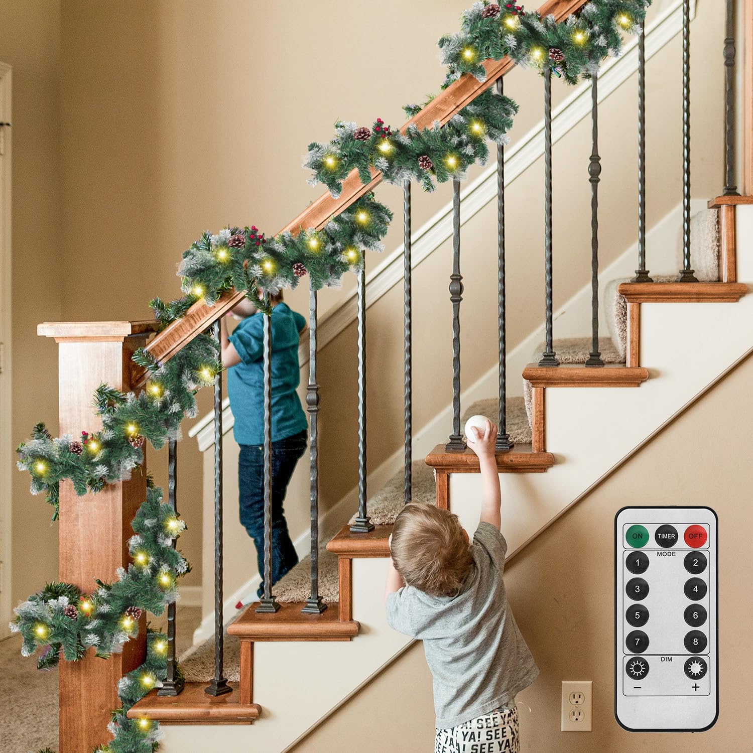 Weihnachtsgirlande mit Beleuchtung, 2er 2.7M Künstliche Tannengirlande inkl.Deko und Fernbedienung, Warmweiß LED Kette USB 8 Leuchtmodi, Weihnachtsdeko Weihnachten
