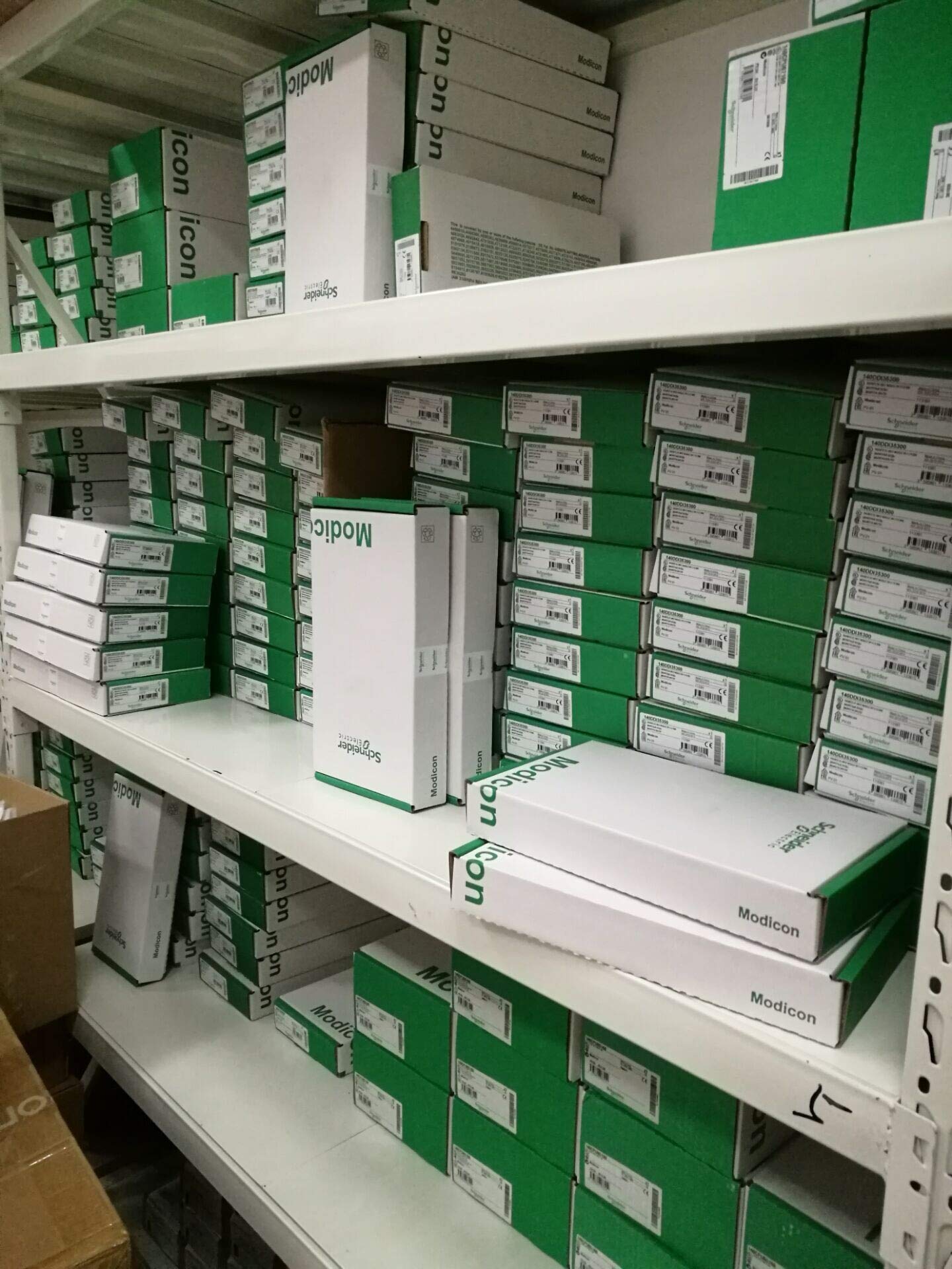 100% NUOVO Schneider BMXDDI1602 in scatola (DHL espresso)