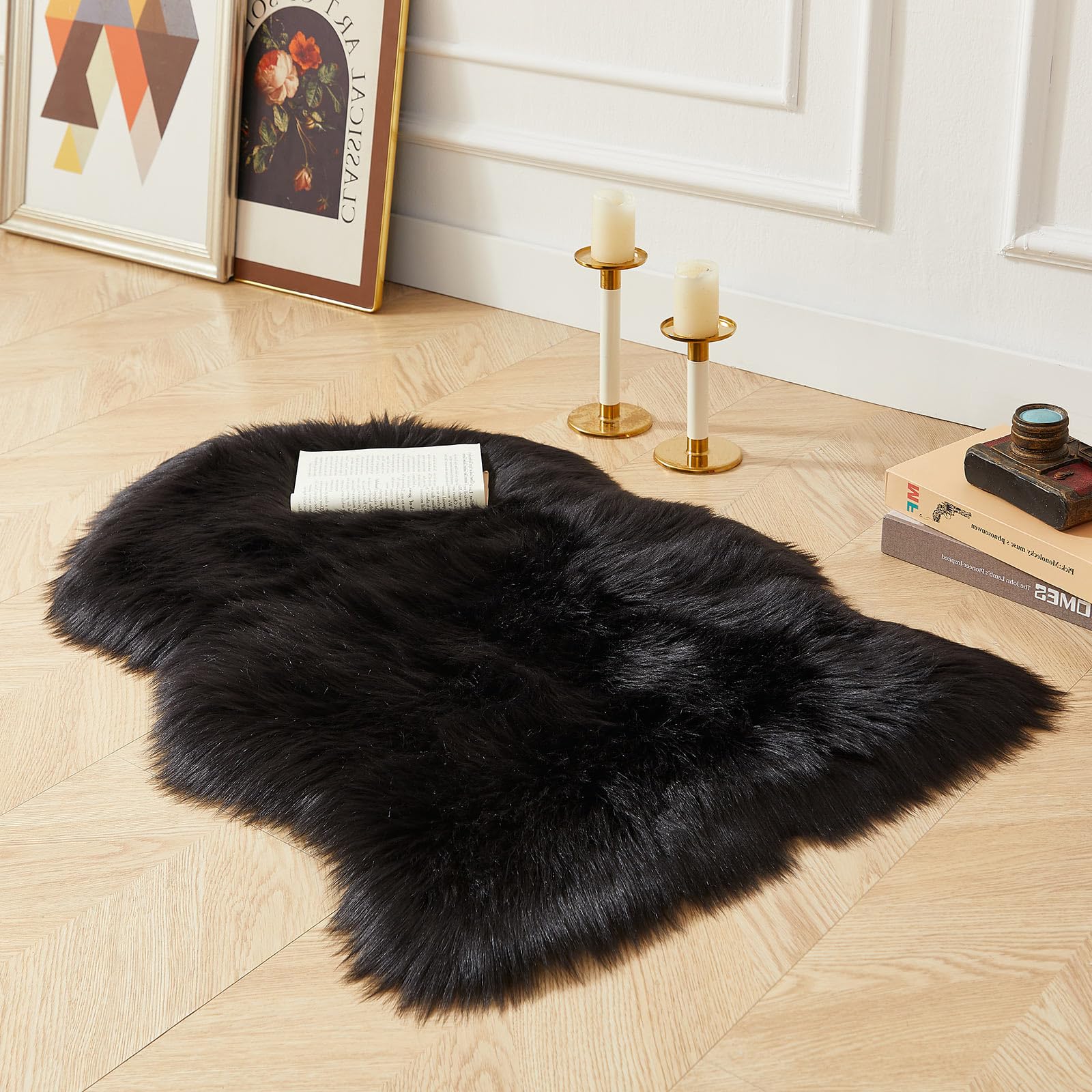 AMTOVO Kunstfell-Teppich, schwarzer kleiner Flächenteppich, flauschiger Schaffell-Teppich, flauschig, ultraweich, 60 x 91 cm, Zottelteppiche für Schlafzimmer, Sofa, Überwurf, Kissen, Raumdekoration