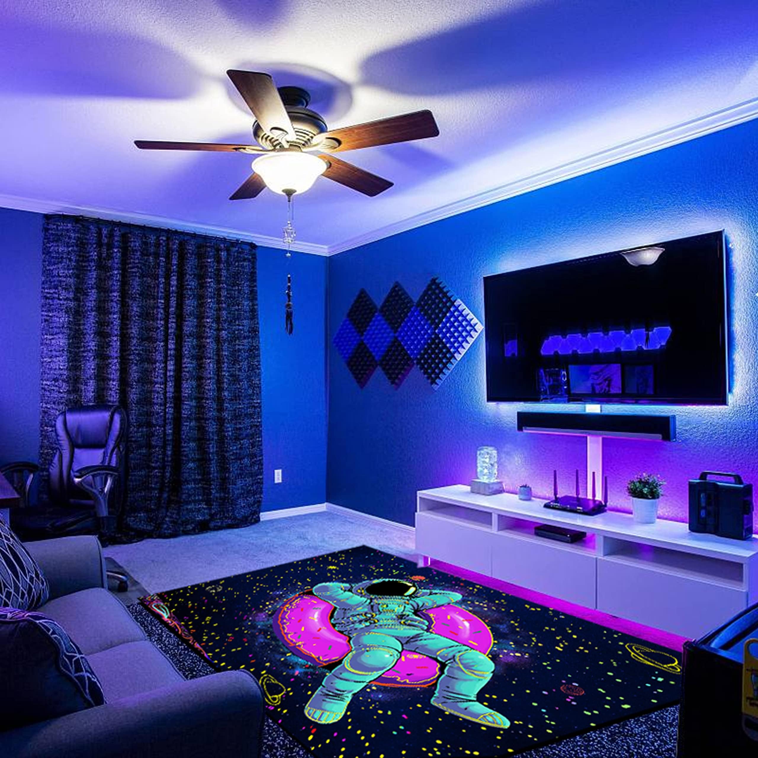 HOLAVIDA Tappeto Astronauta Luce Nera per Bambini, Grande Tappeto Fluorescente UV, Luminosa Antiscivolo, Decorazione Spaziale che Brilla al Buio per Giochi, Camera, Soggiorno 180x120cm