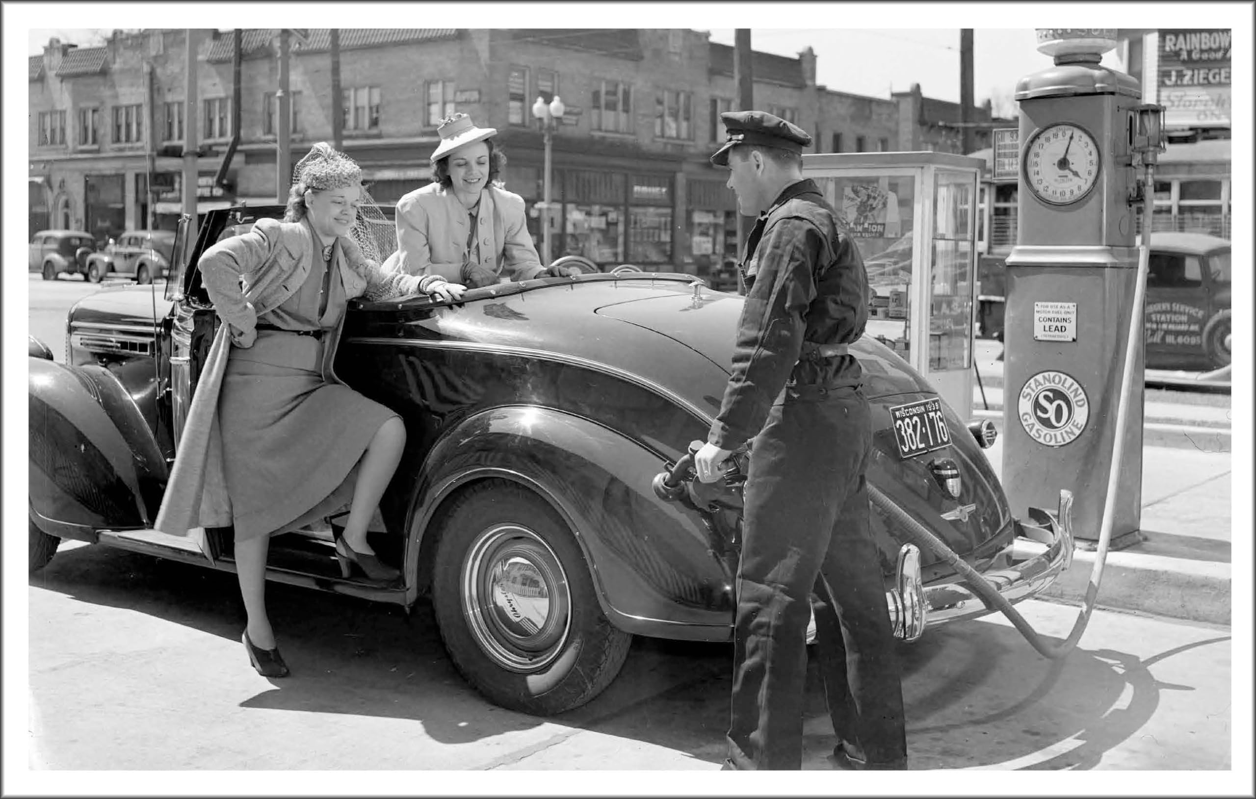 Gas Stations: An Illustrated History - Image 7