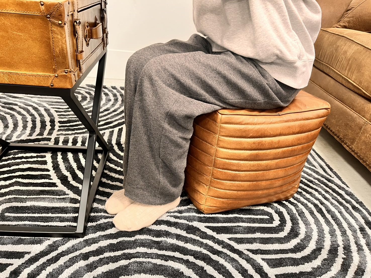 Amazon｜本革 スクエアプーフ 落ち着いた おしゃれ (ブラウン), 2360  