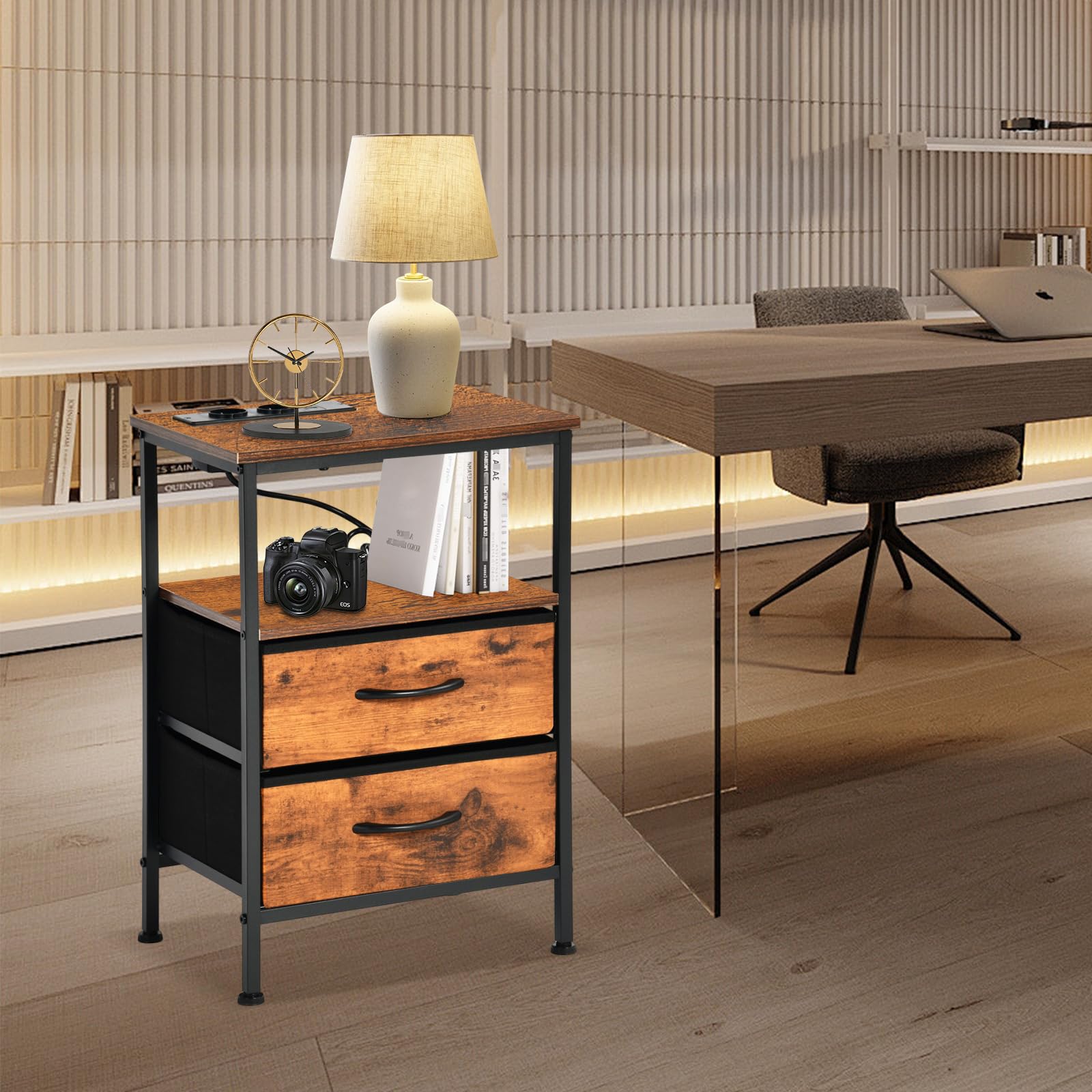 EGGREE Table de Chevet avec Station de Charge USB et Tiroirs en Tissu, Étagère,avec Ports USB et Prises de Courant, pour Chambre, Hôtel, Appartement, Petits Espaces. Marron Vintage