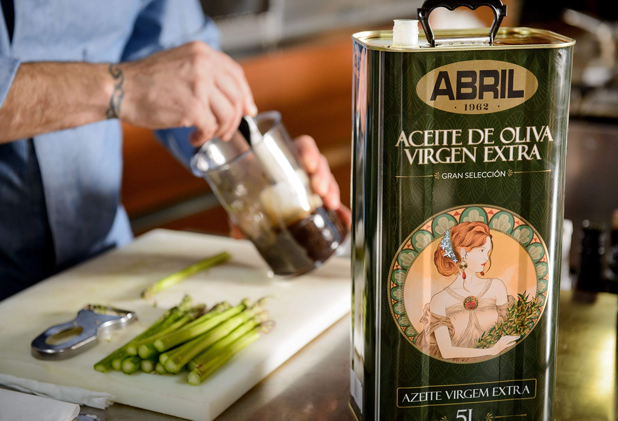 ABRIL - Aceite de Oliva Virgen Extra, LA DIOSA variedad de olivas Hojiblanca, Arbequina y Picual (Lata 5 L)