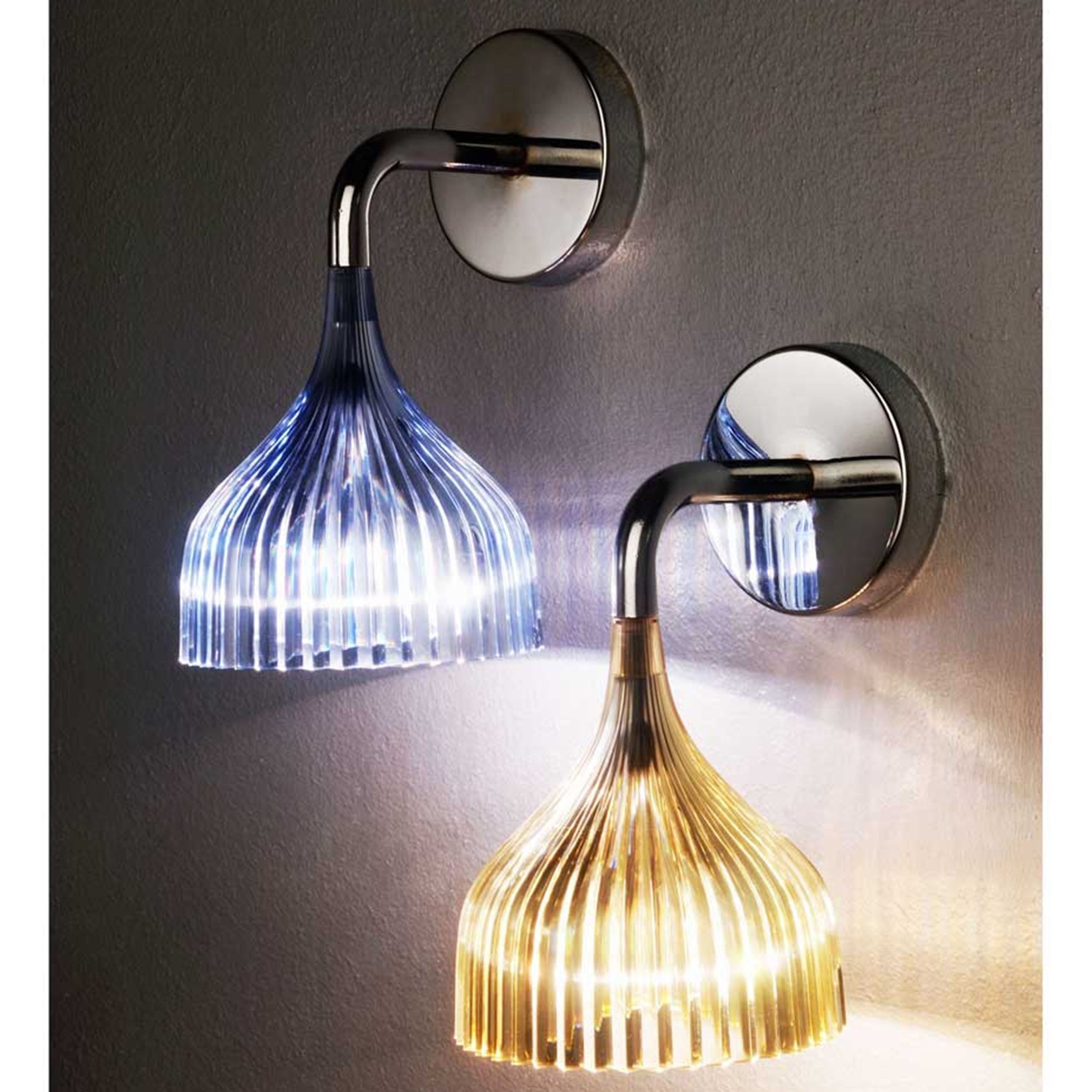 Kartell È, Wandleuchte, Blau