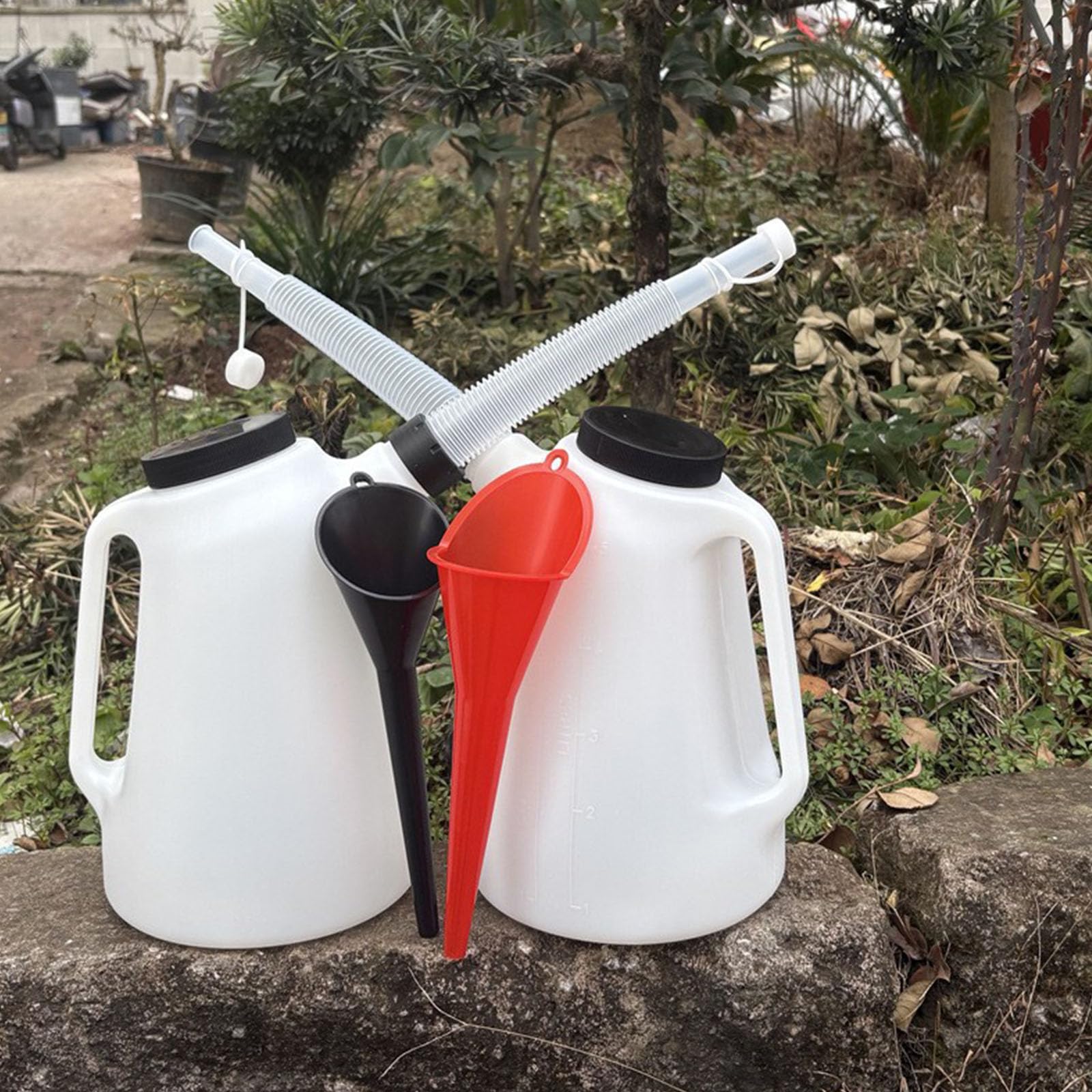 Botella de aceite de 5 litros con caño retráctil y embudo para coche