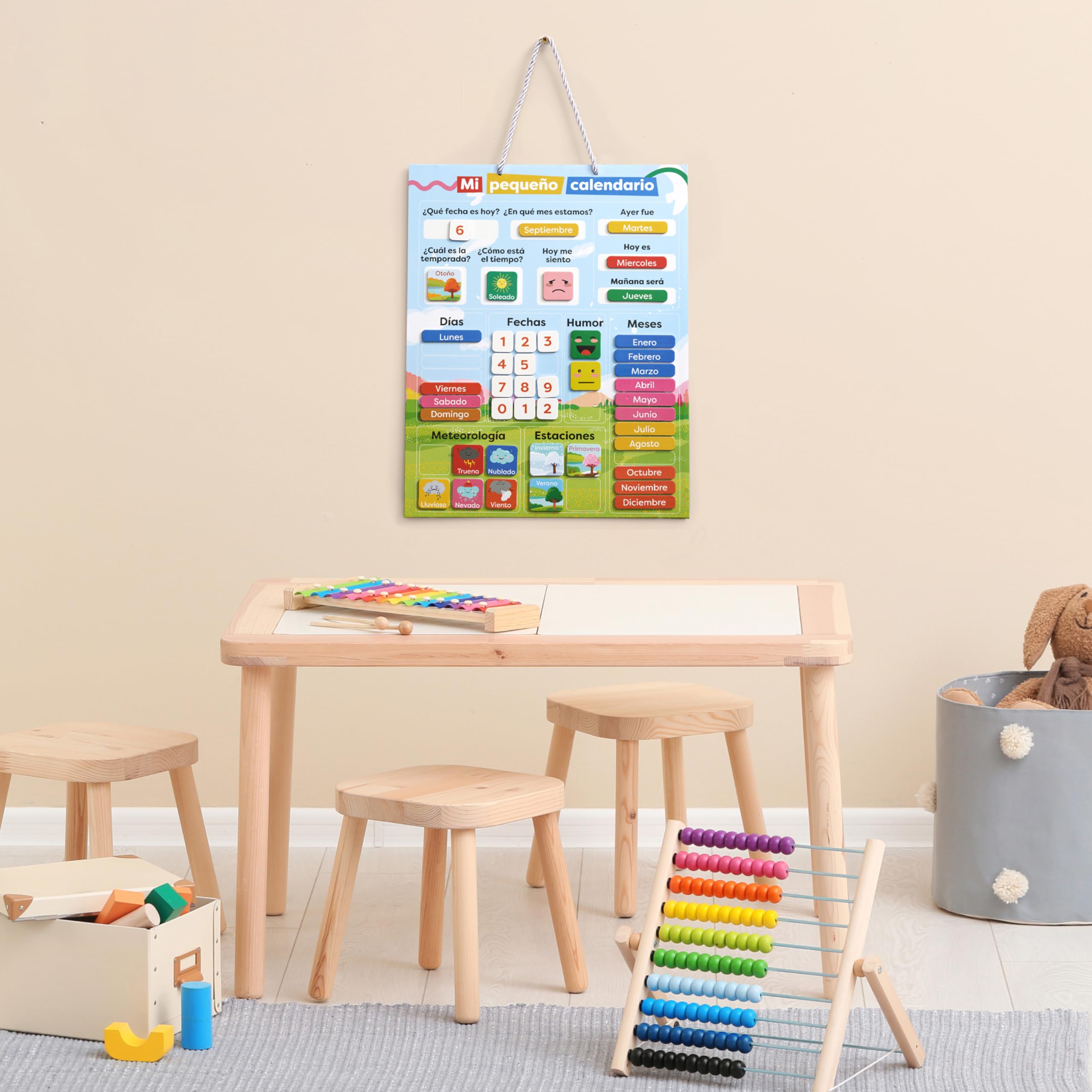 Chuckle Kalendarz magnetyczny dla dzieci ze stacjami, datami i czasem (po hiszpańsku) - 40x32 cm - Zabawna gra edukacyjna dla dzieci w wieku 4-10 lat