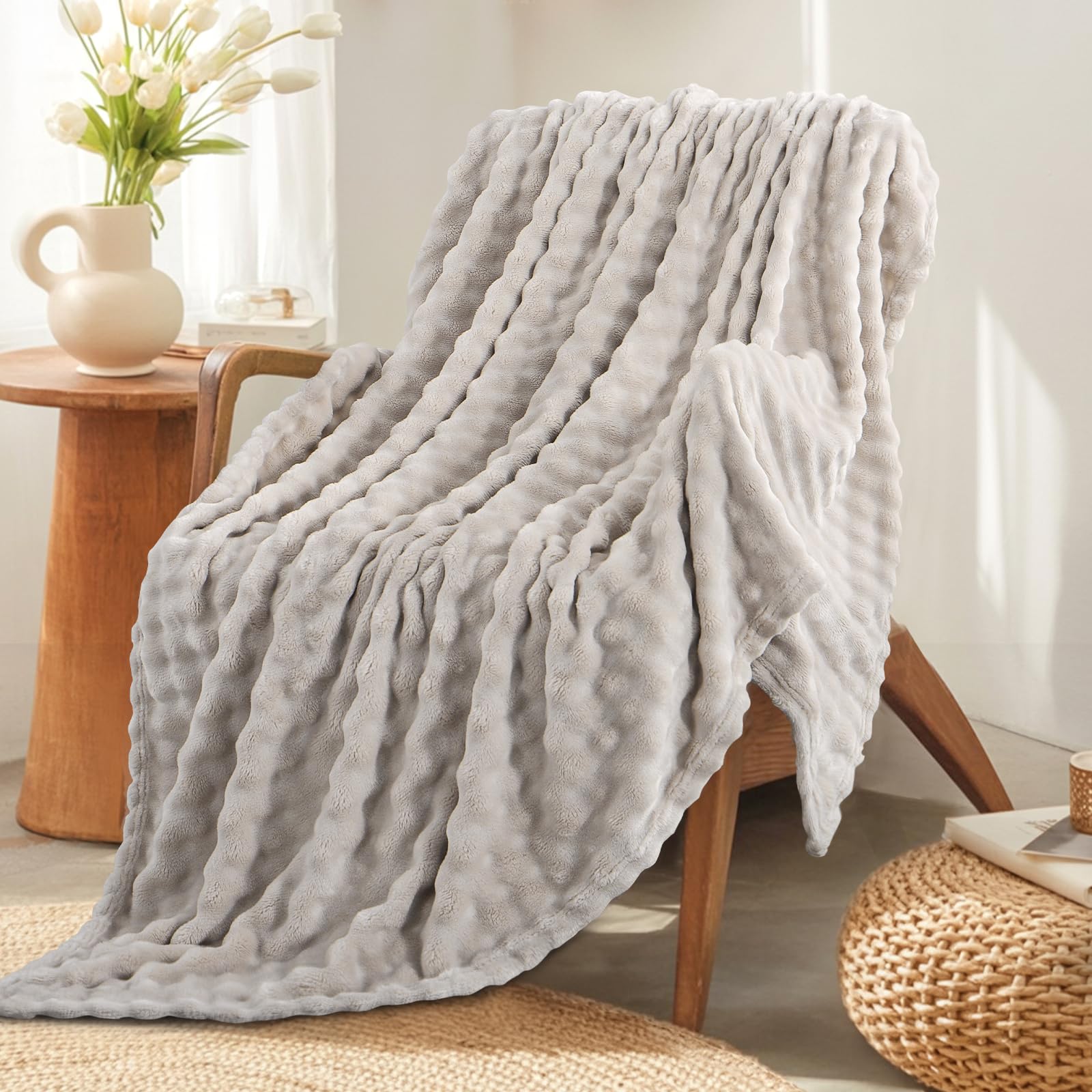 RUIKASI Fleece Throw Blanket for Sofa - Beige Single Fluffy Bubble Throws Cozy Blanket with Reversible Design, Throw 130x150 cm - Image 2