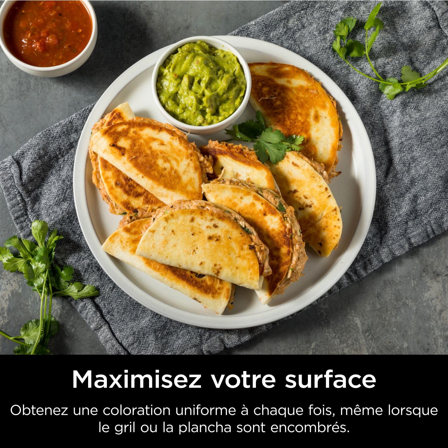 Ninja Sizzle Pro XL Grill Electrique Intérieur & Plancha Electrique Céramique, Grill Multifonction Pour Grillade Maison & Smash Burger, Couvercle, Accessoires, Argent/Noir GX101EU