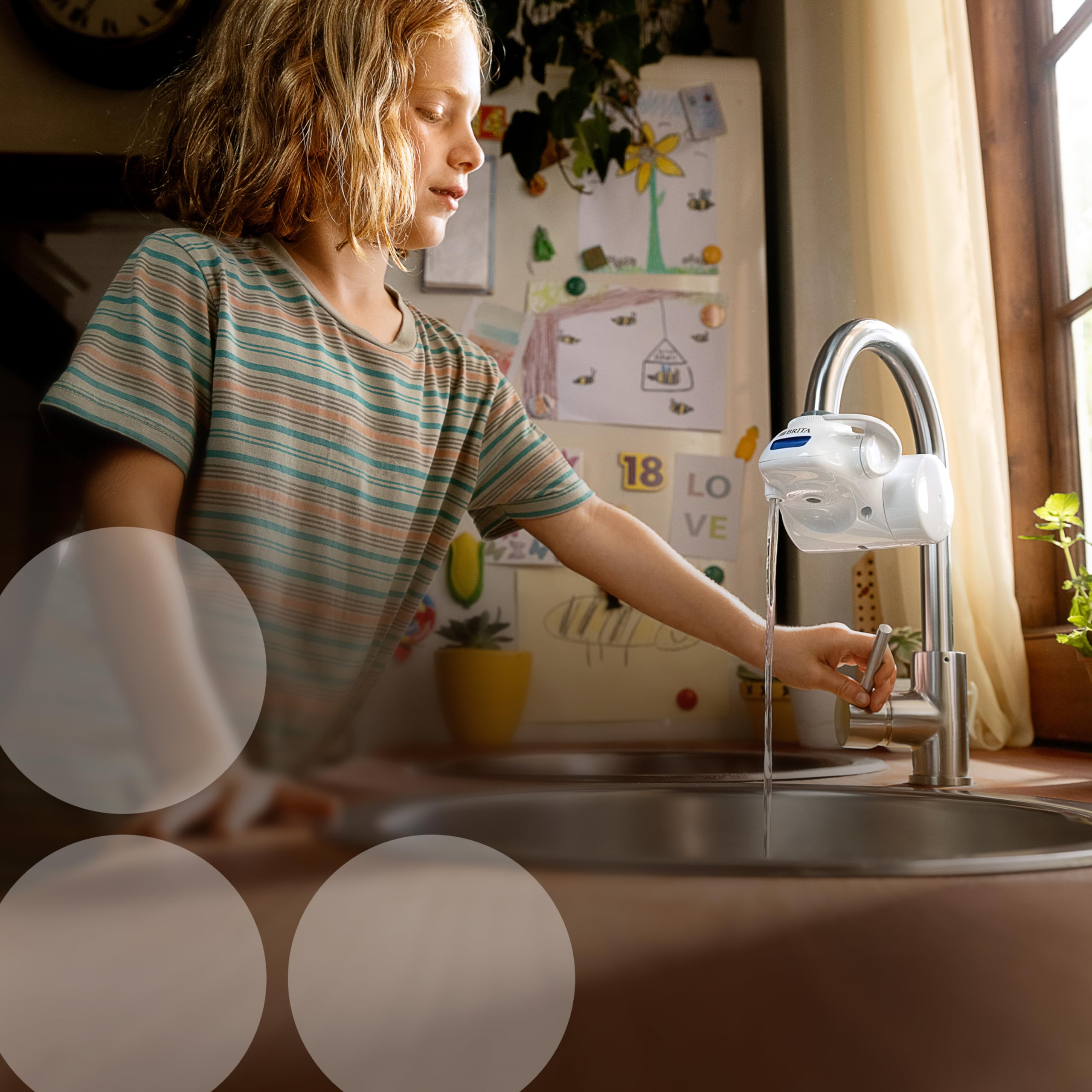 BRITA ON TAP Pro V-MF incl. 1 x filtro acqua rubinetto V-MF (600L) - riduce cloro, 99,99% dei batteri, PFAS - display contalitri digitale