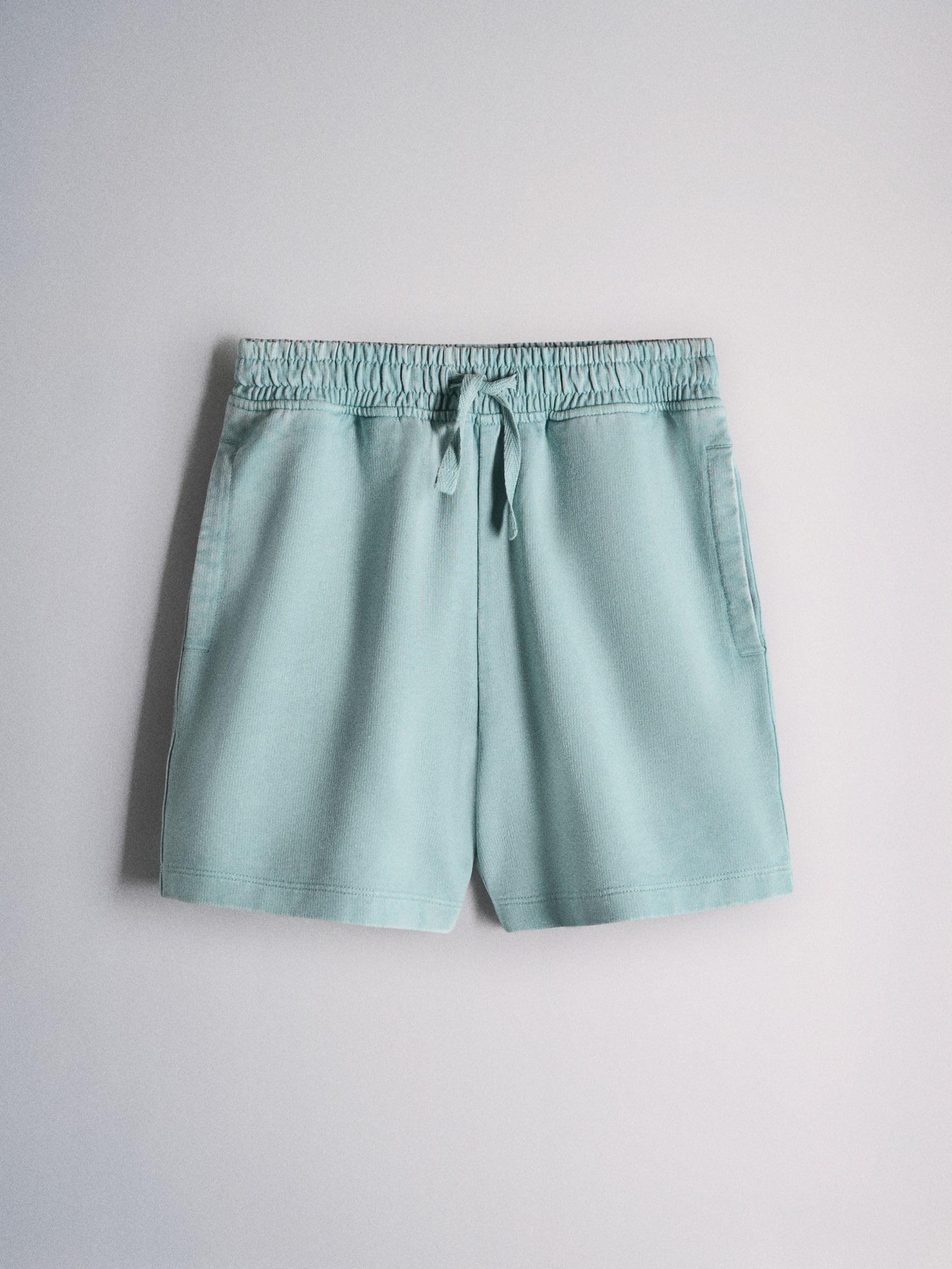 THE SET Jungen Oversized-T-Shirt aus gewaschenem Baumwoll-Jersey und Shorts im Set, 2er-Pack