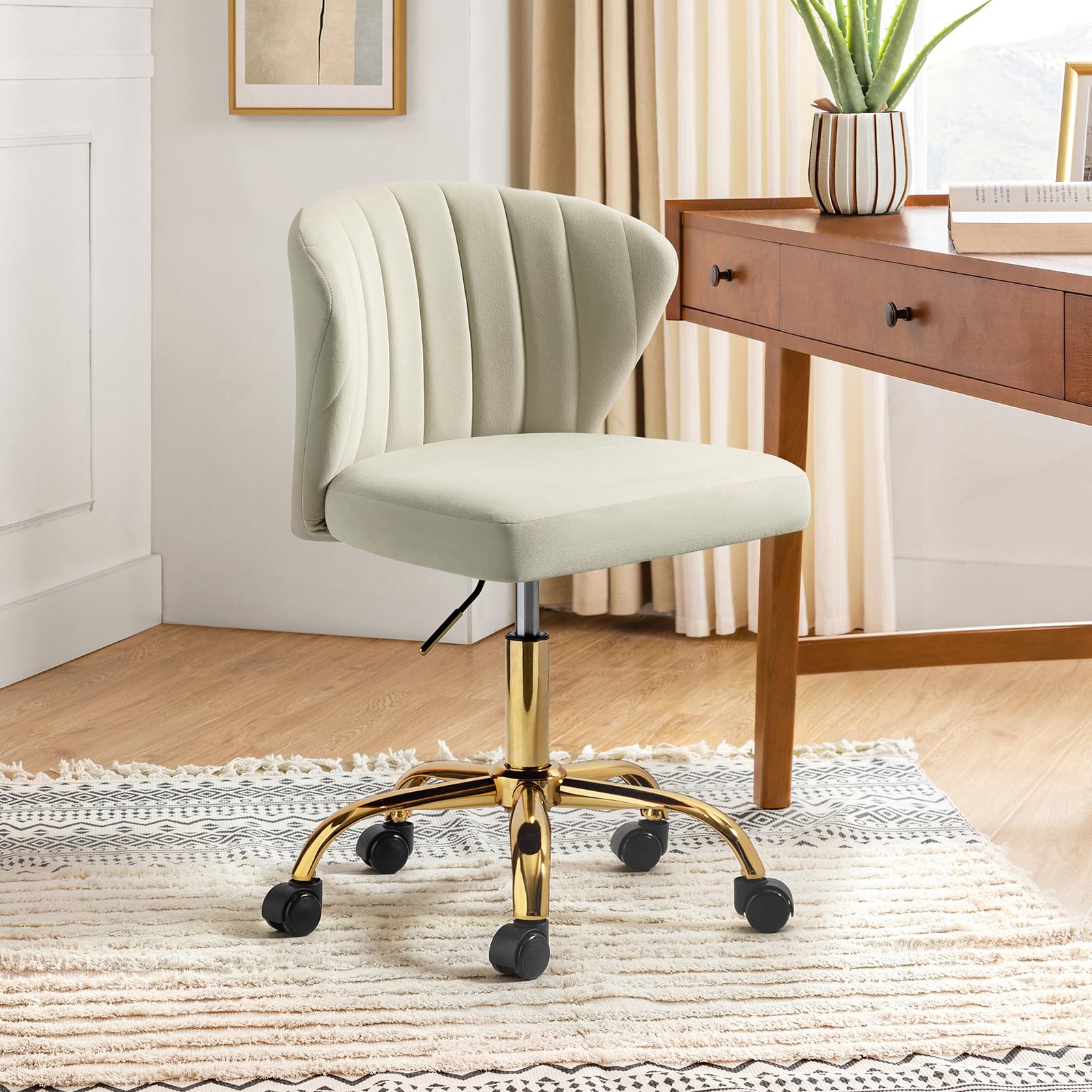 HULALA Home Silla Oficina Moderna, Sillas Escritorio Ergonómica, Silla Tocador Linda de Terciopelo, Silla de Oficina con Respaldo bajo Ajustable, para Sala de Estar, Sala de Estudio, Beige