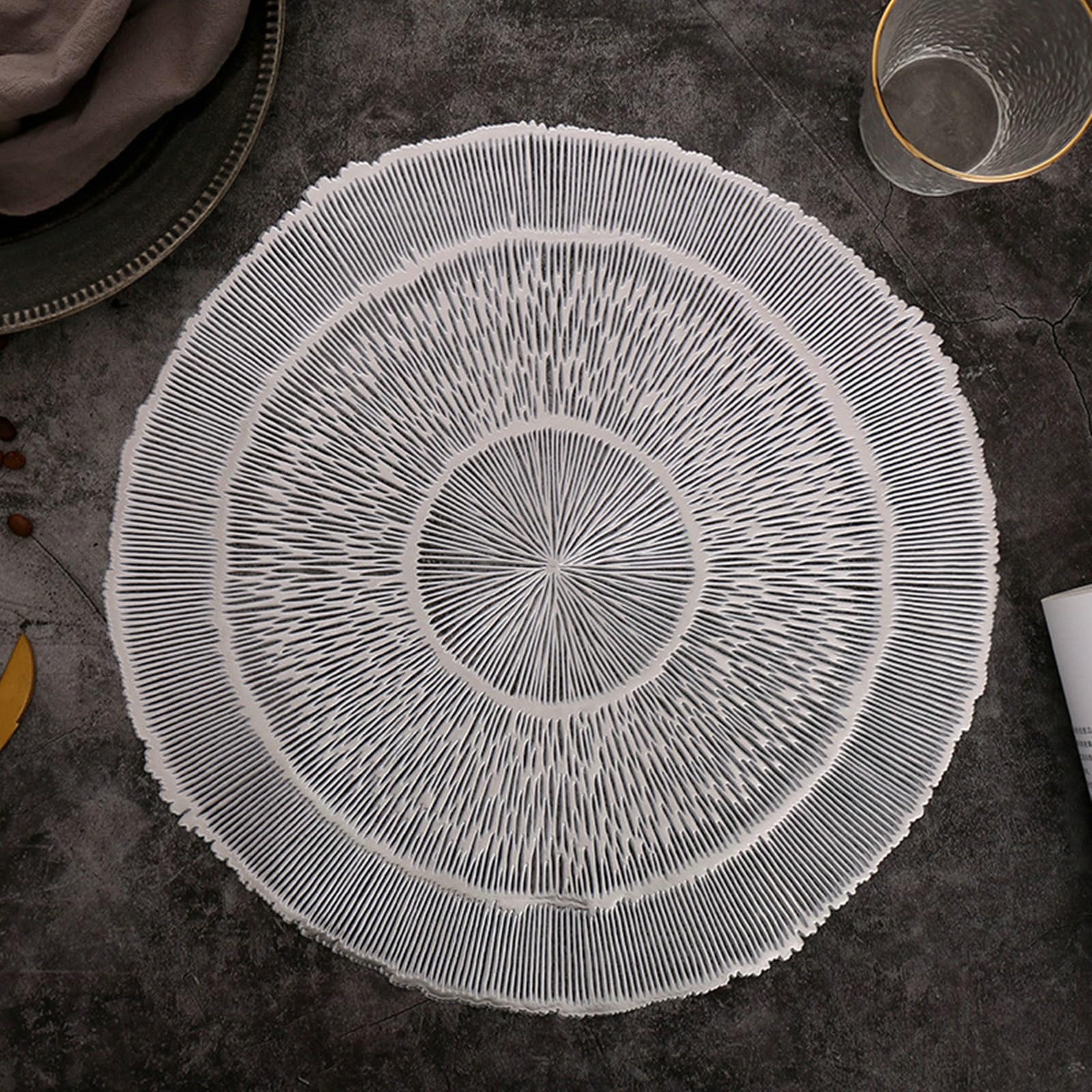 Set de table rond PVC 38cm anti-tache argent motif feux d'artifice KnSam