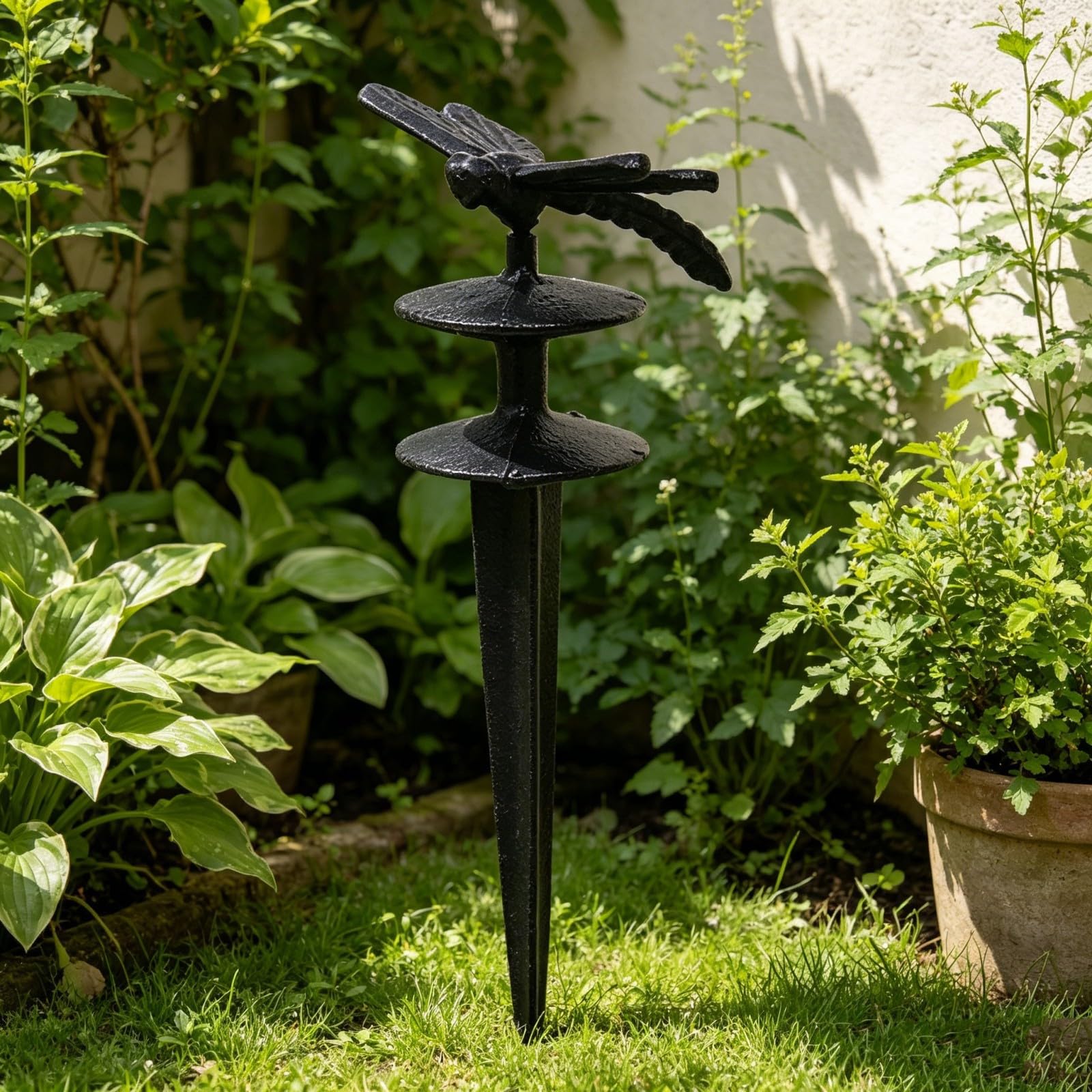 Supporto per tubo singolo in metallo ispirato alla fattoria per irrigazione da giardino e decorazione esterna