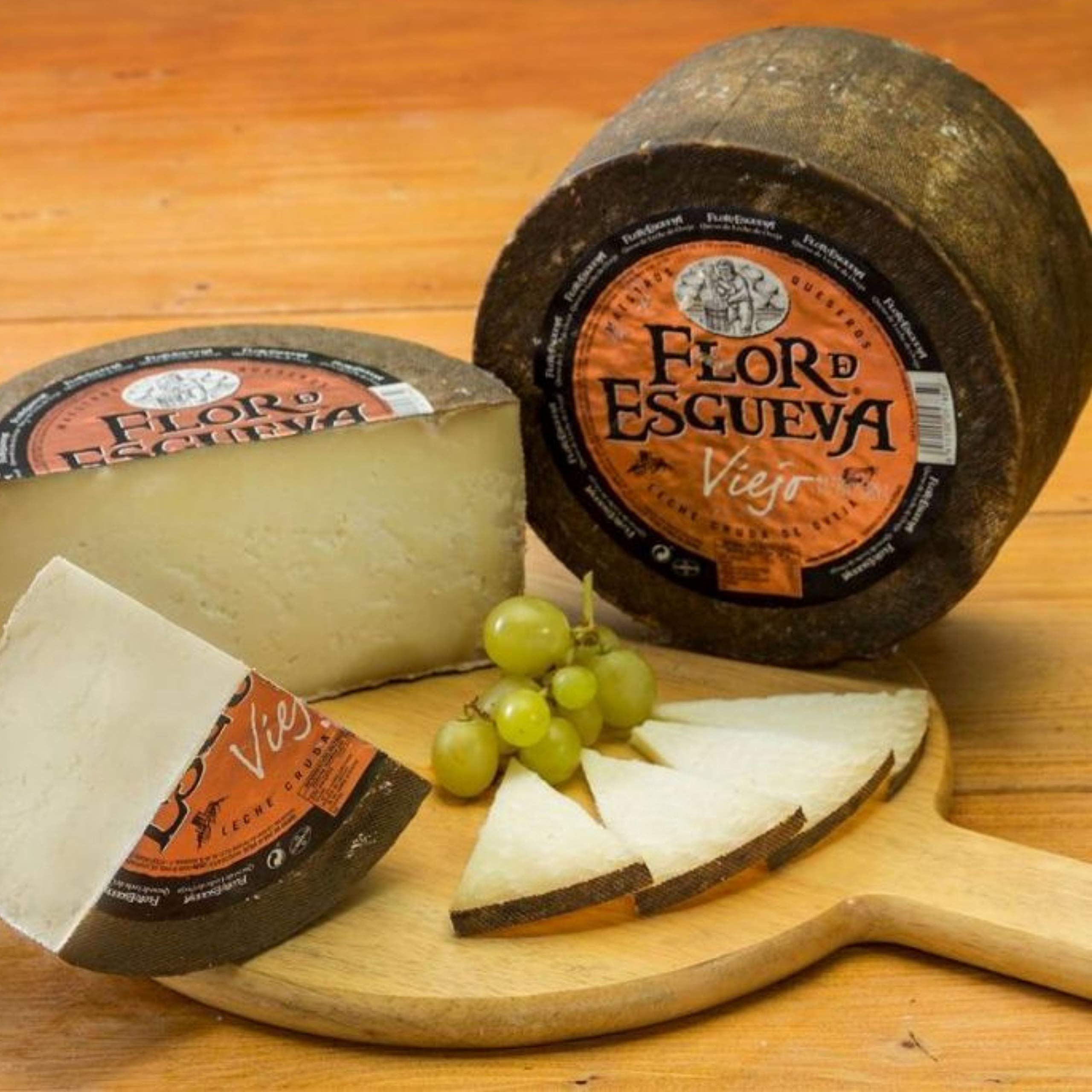 Flor de Esgueva Viejo Queso Completo Peso Aproximado 3,35 Kilogramos - Incluye Membrillo Artesano - Queso Viejo - Elaborado exclusivamente con leche cruda o pasteurizada
