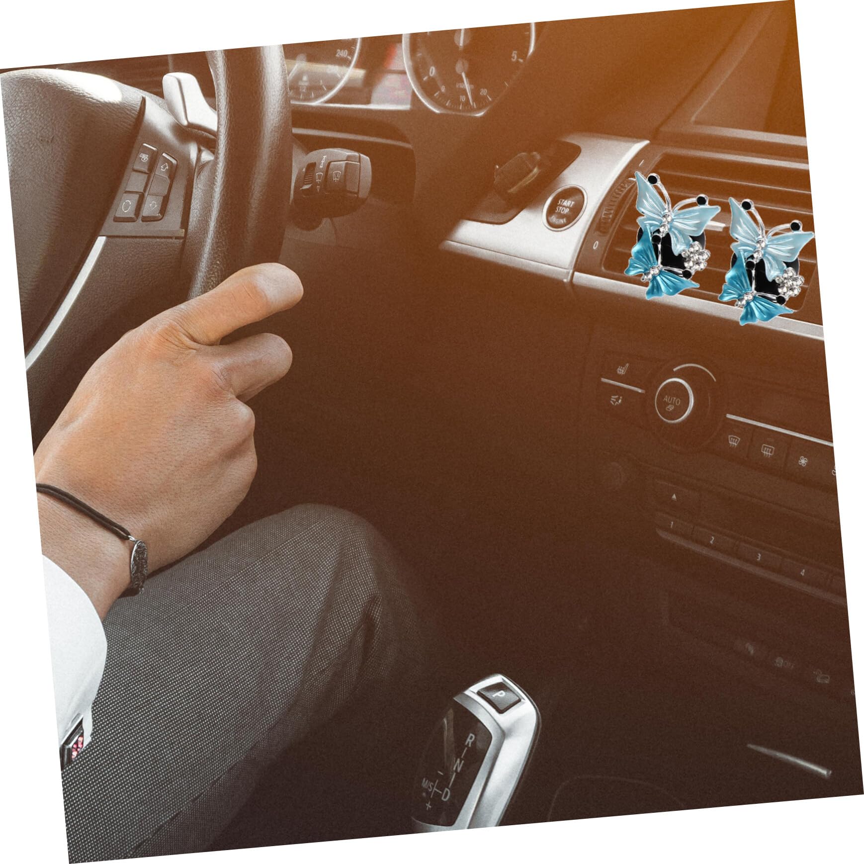 8pezzi Clip Per Auto Forma Di Farfalla Di Diffusori Profumo Con Strass Per Ventilazione Decorazione Auto Elegante e Pratica Facile Da Installare e Compatibile Con La Maggior Dei
