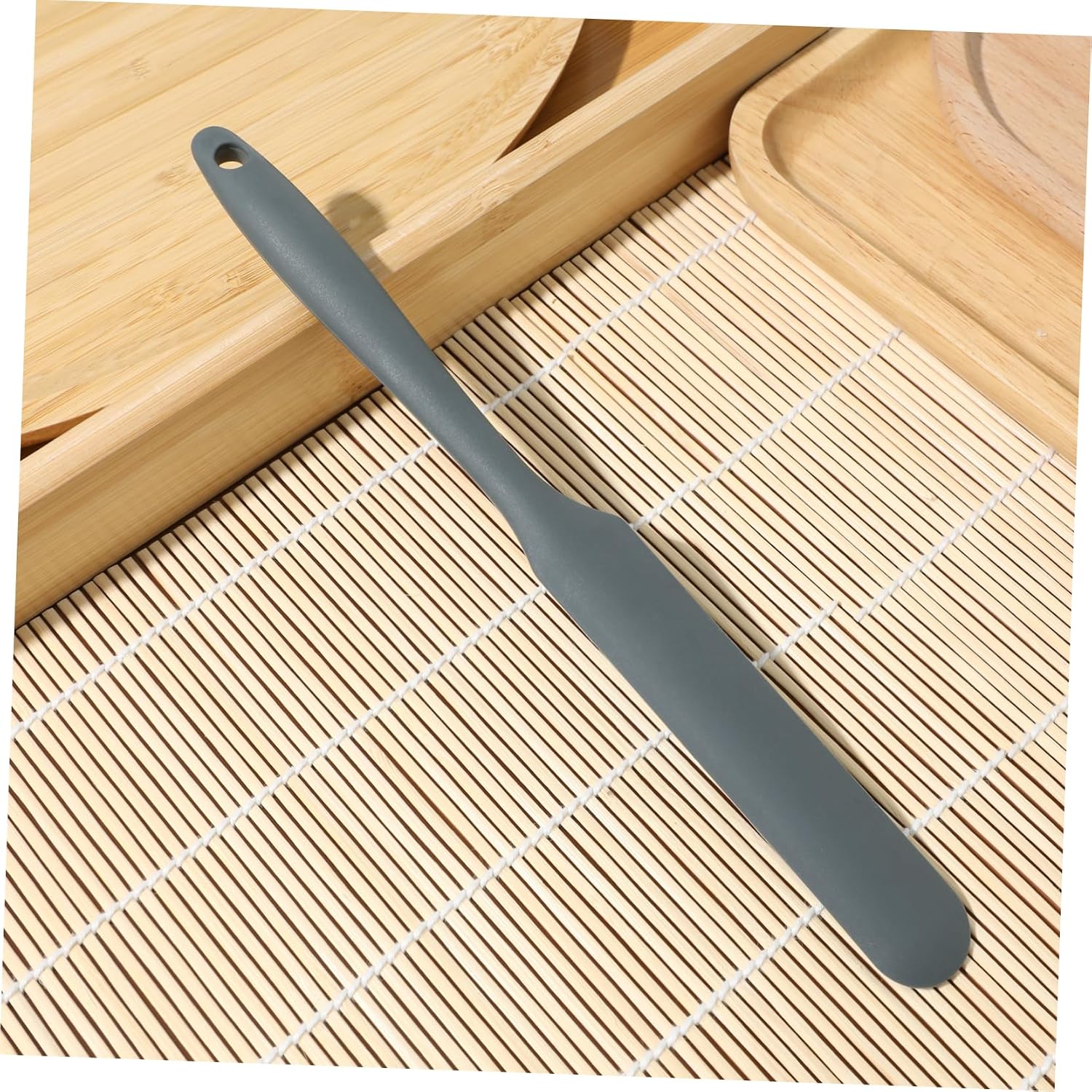 Ergonomic Silicone Cake Spatula for Home Baking Heat Resistant Butter Spreader with Smooth Flexible Head Multi Functional Kitchen Tool for Mixing Scraping Decorating Desserts