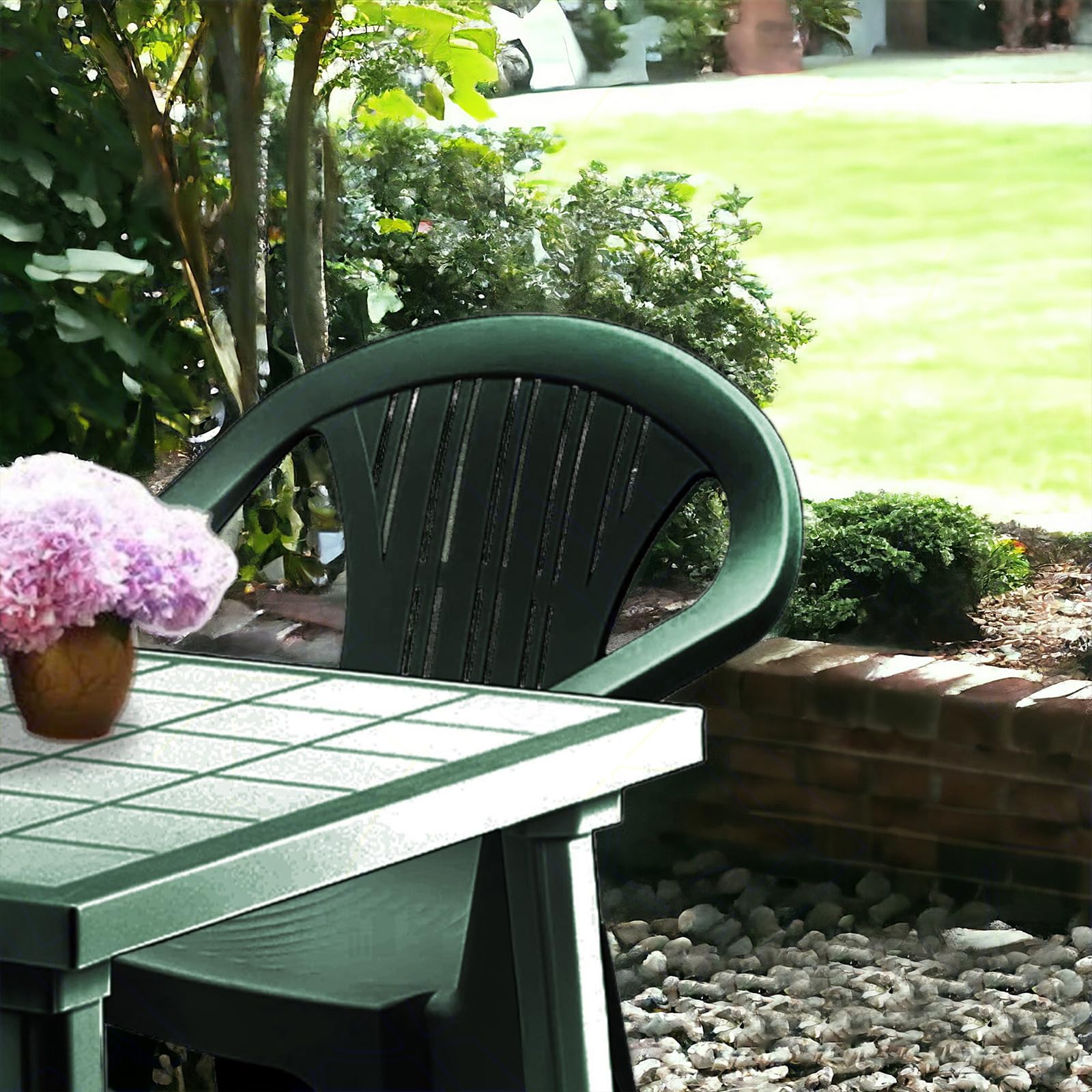 Sicignano - Lot de 4 fauteuils Ratak avec table carrée week-end 80 x 80 cm - polypropylène empilable avec accoudoirs facile à installer, mobilier intérieur extérieur jardin fabriqué en Italie