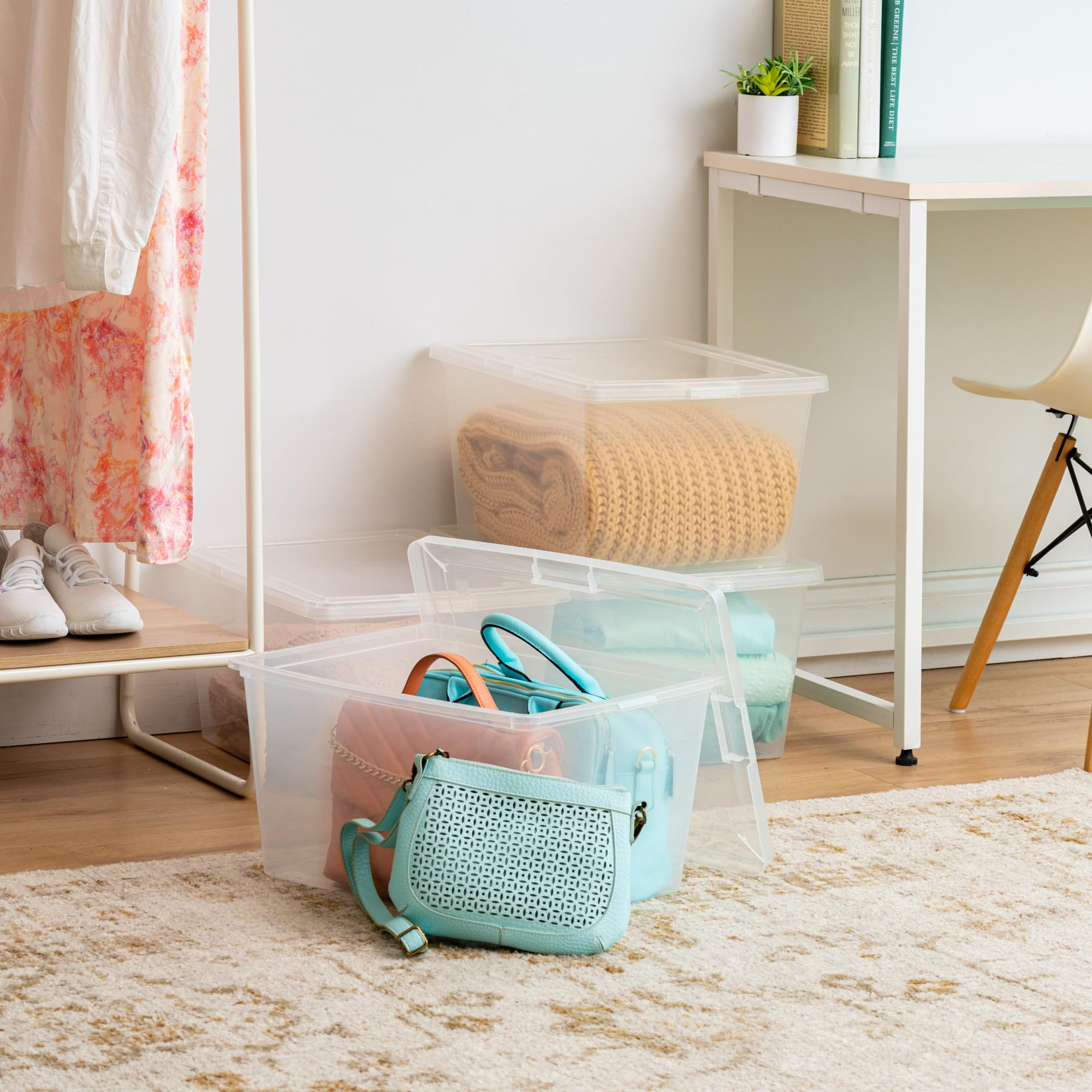 Iris Ohyama, Caja de Almacenamiento de Plástico Multiusos, 30L, Juego de 4, Transparente, Cierre Fácil, Apilable, para Dormitorio, Cocina, Oficina, Baño, Ropa, Juguetes, Sin BPA, CNL-30E