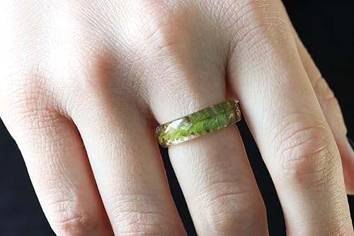 Miniatura 3 de Forest Fern Ring, Real Pressed Green Leaves and SilverGoldCopper Flakes, Nature Inspired Jewelry, Faceted Ring, Holiday Gift