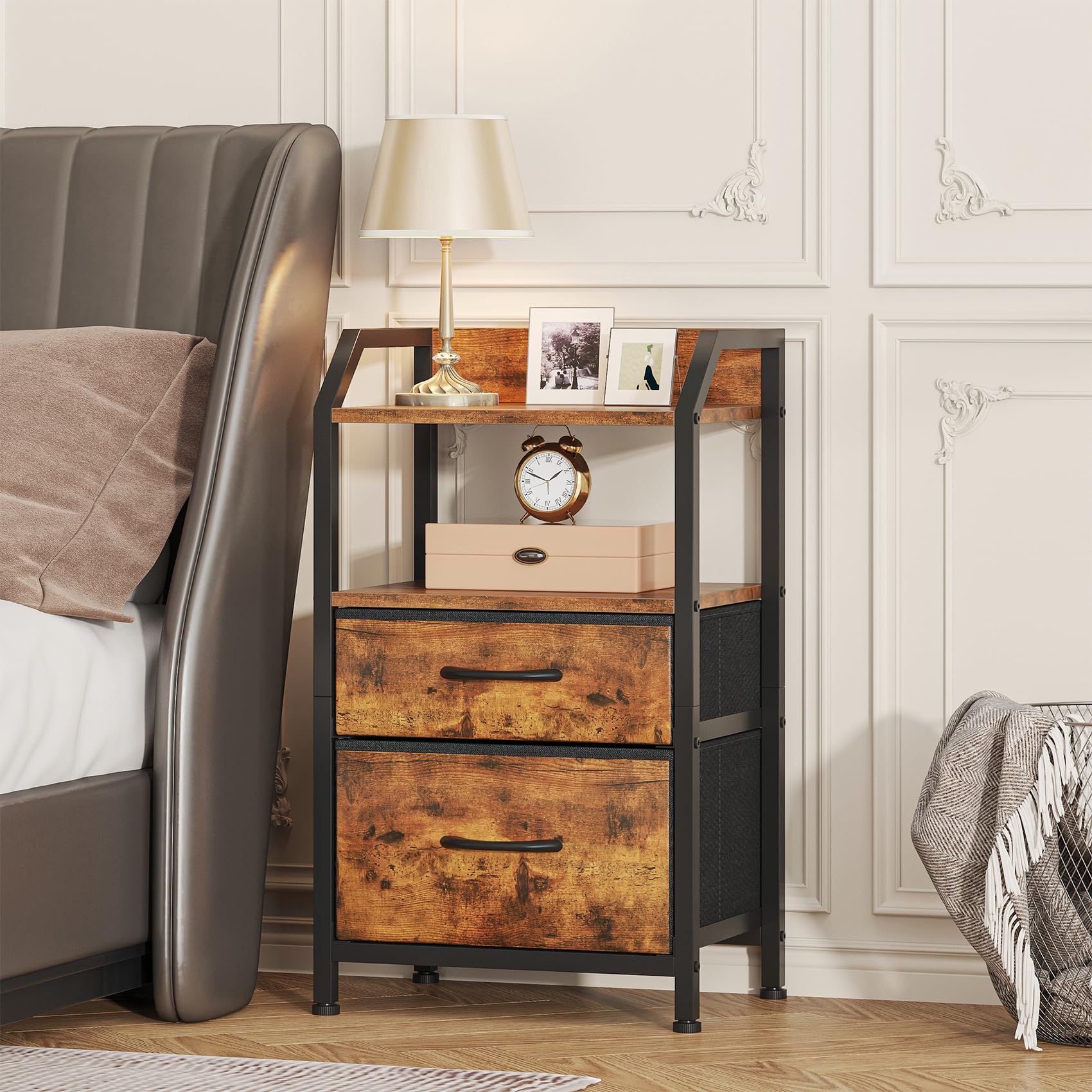 Nachttisch, Beistelltisch mit 2 Stoffschubladen und offenem Regal, Nachtschrank mit Holzplatte und Metallgestell, Sofatisch für Schmale Räume, Schlafzimmer, Wohnzimmer, Braun