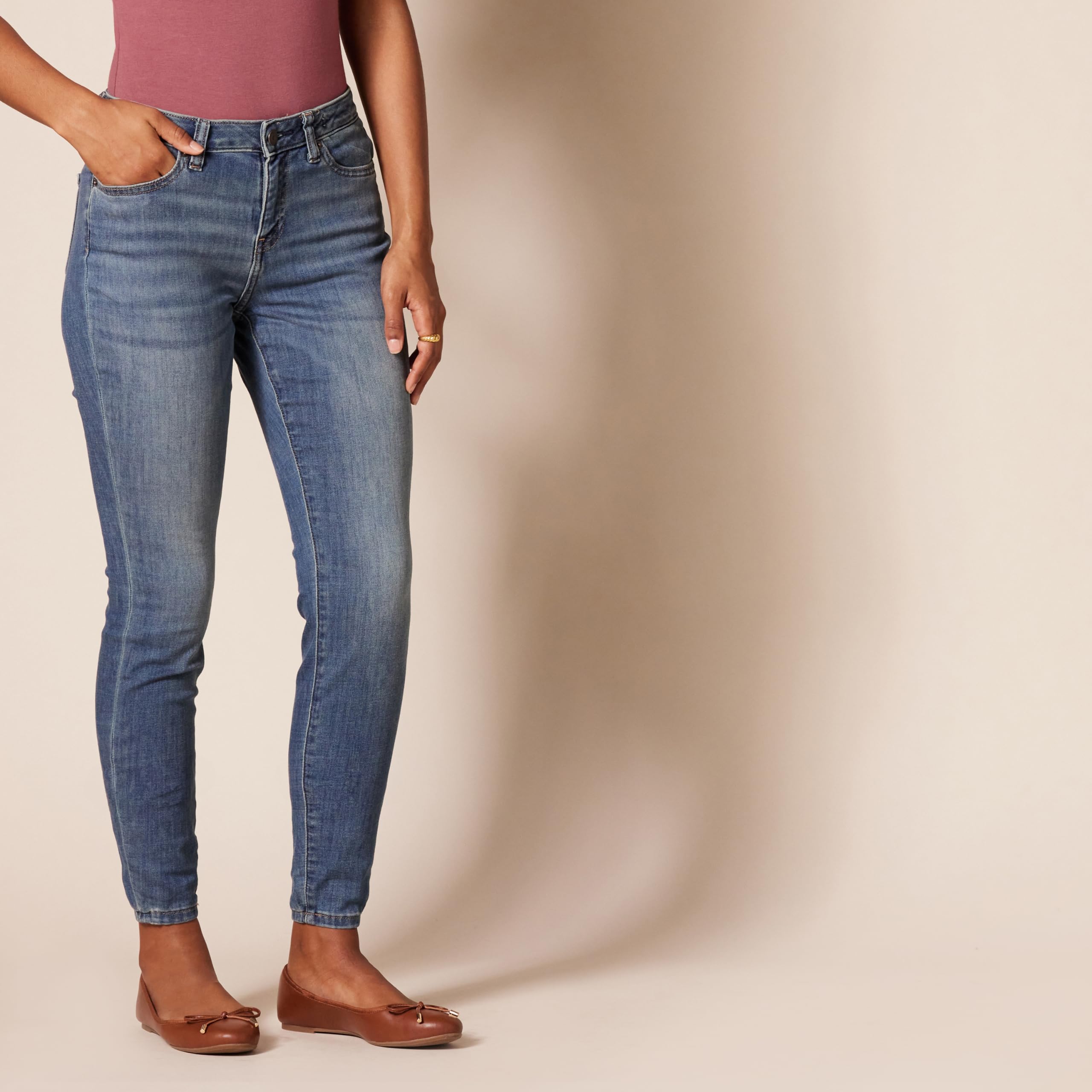 Amazon Essentials Jeans Skinny Curvy a Vita Media - Colori Fuori Produzione Donna