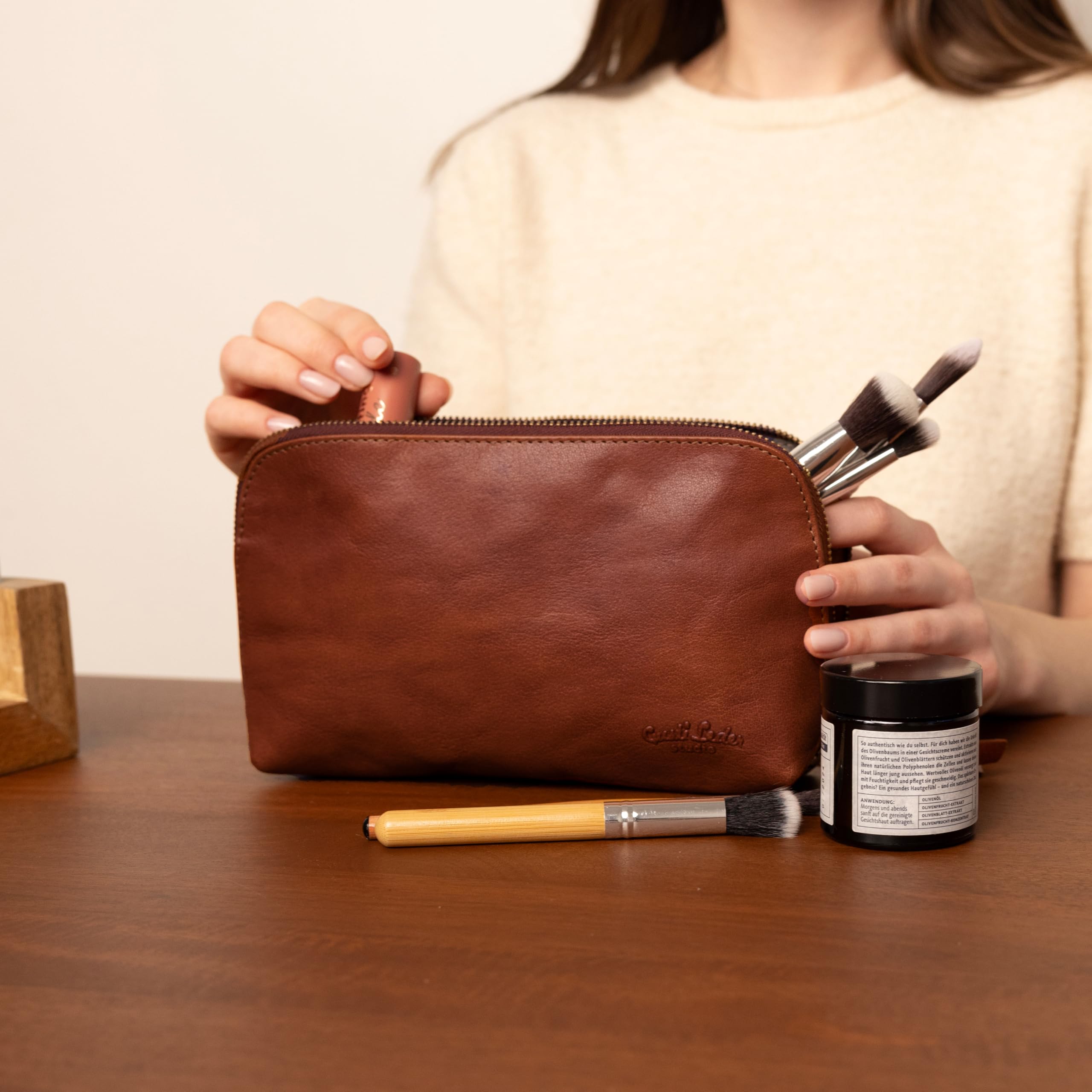 Gusti Neceser De Cuero para Mujer Eli – Neceser para Hombre De Cuero – Bolsa De Aseo Compacta De Cuero De Búfalo Beauty Case Marrón para Viajes Y Uso Diario