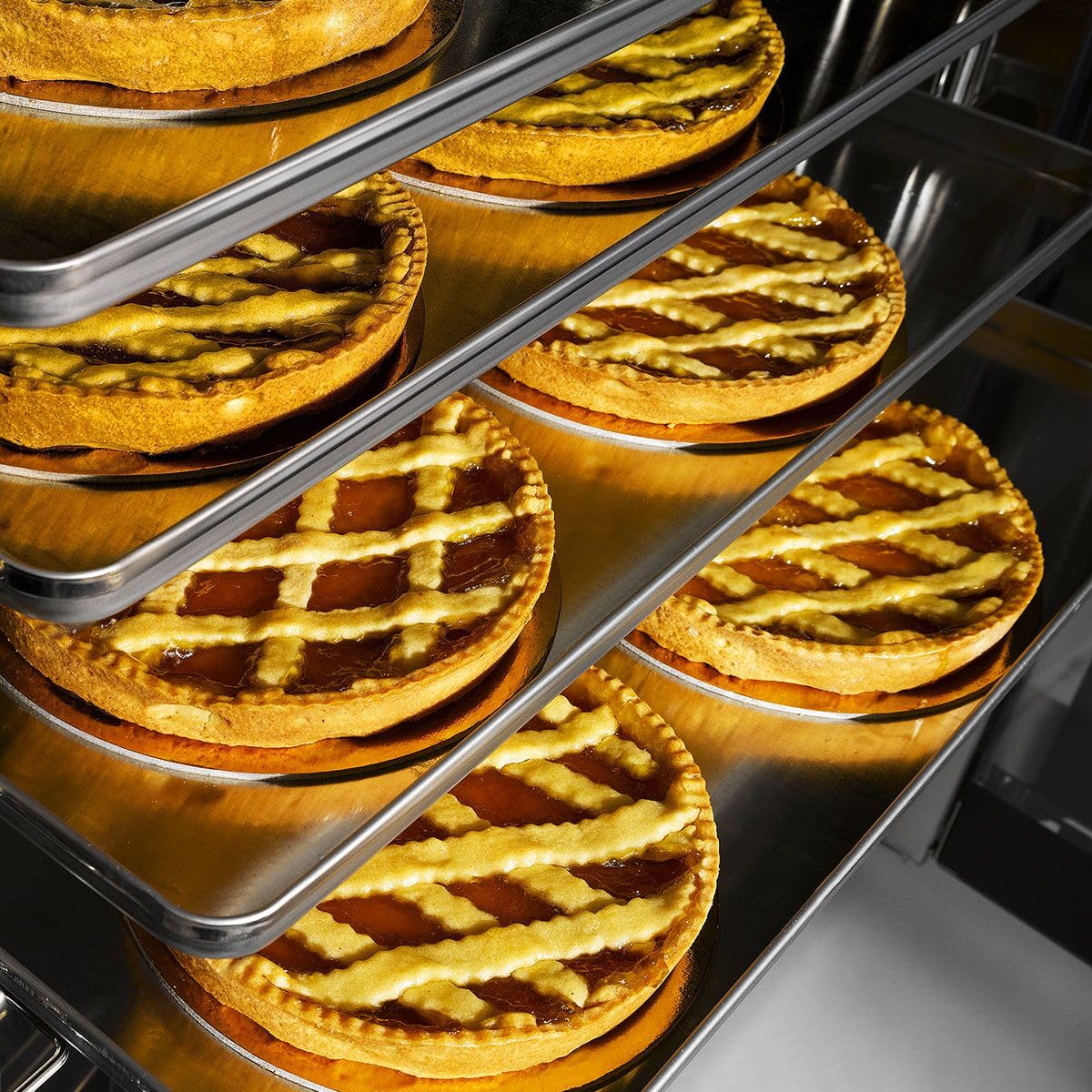 GGM Gastro Heißluftofen Kompakt 4 Bleche 450x340mm | Ideal für die Profiküche, robuste Edelstahlkonstruktion, präzise manuelle Temperatursteuerung, zeitsparende Reinigung