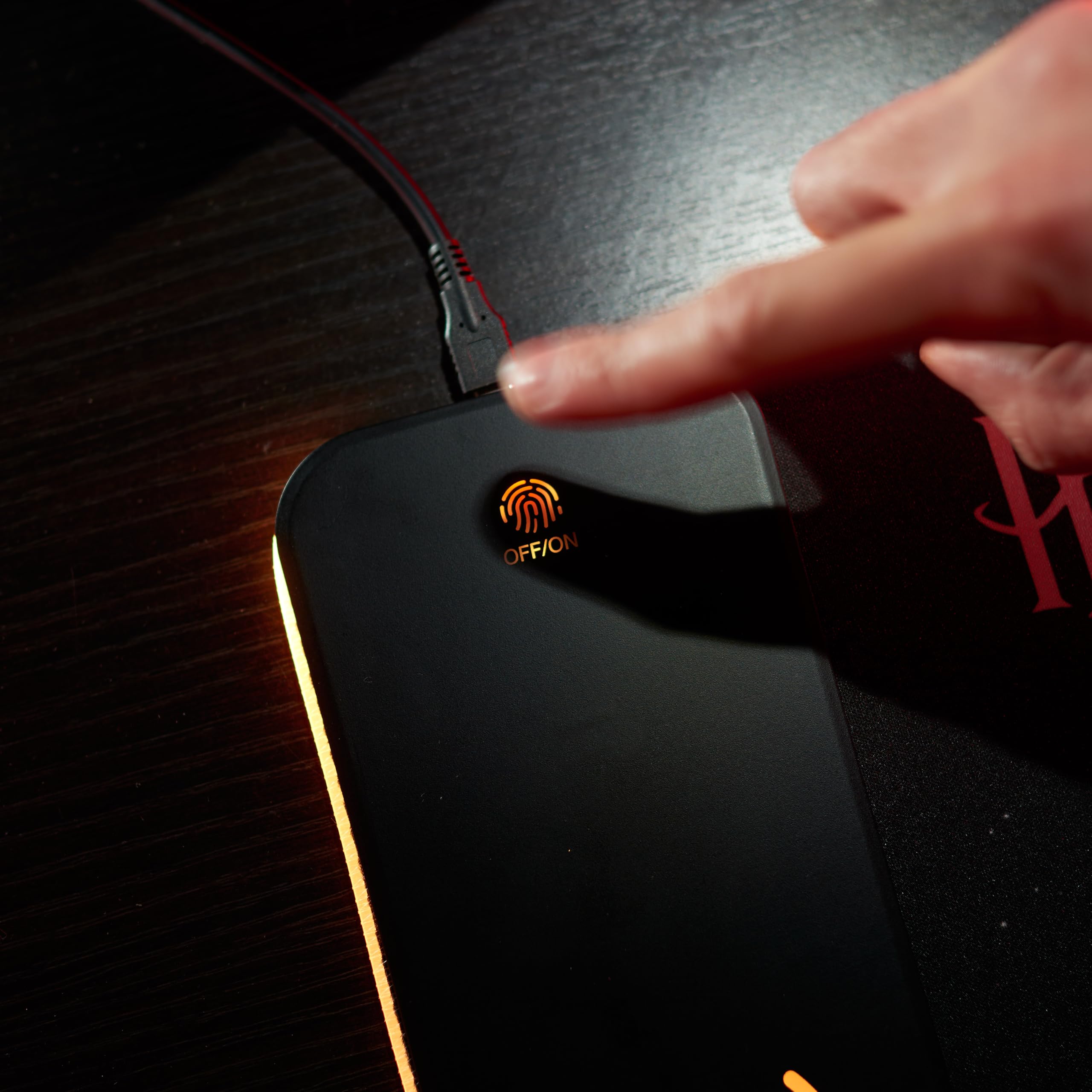 Numskull Power Idolz Tapis de Jeu Harry Potter XL RGB avec Chargeur sans Fil 15W | LED Personnalisables, antidérapant, résistant aux éclaboussures