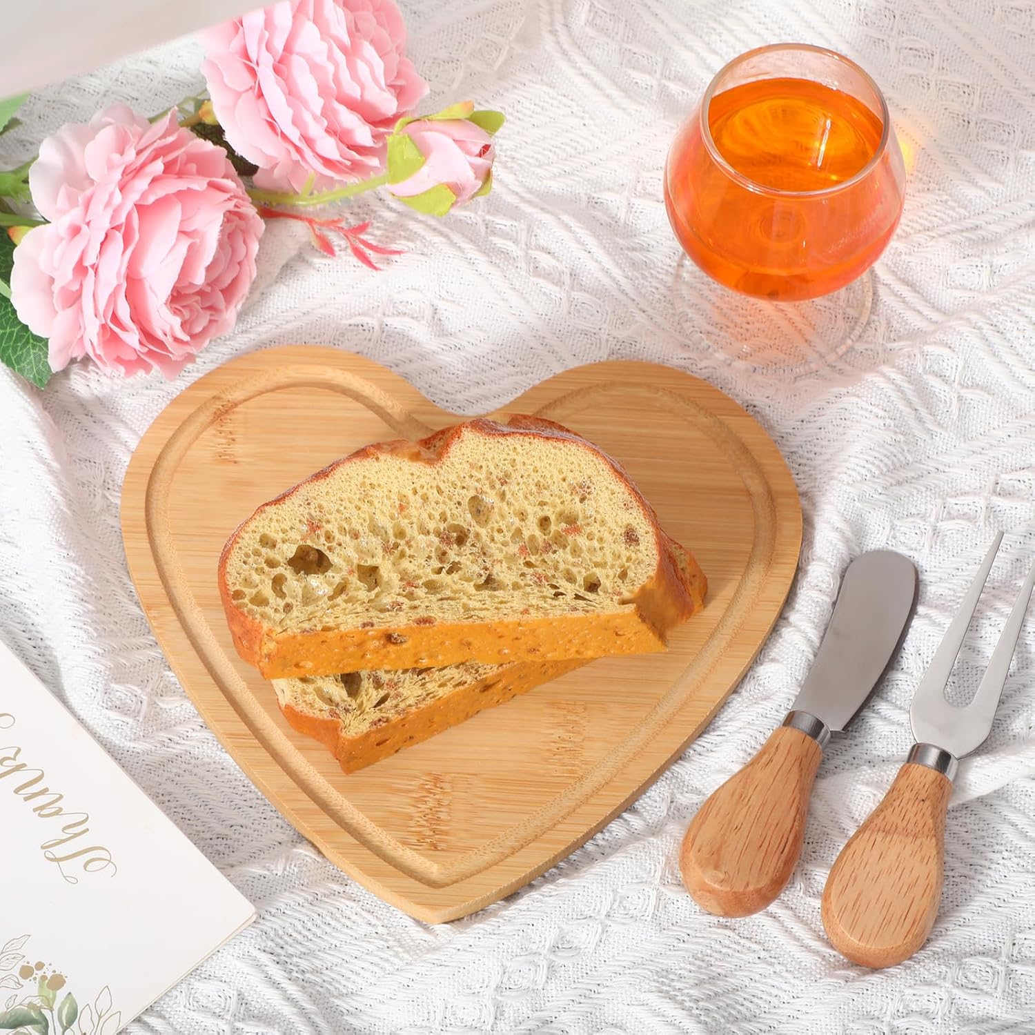 Nuogo 16 Set Wedding Bridal Shower Cheese Board Party Favors Wooden Mini Charcuterie Boards and Knives Set with Thank You Tags Bamboo Board Gifts for Guests Valentine Bridal Birthday Party(Heart)