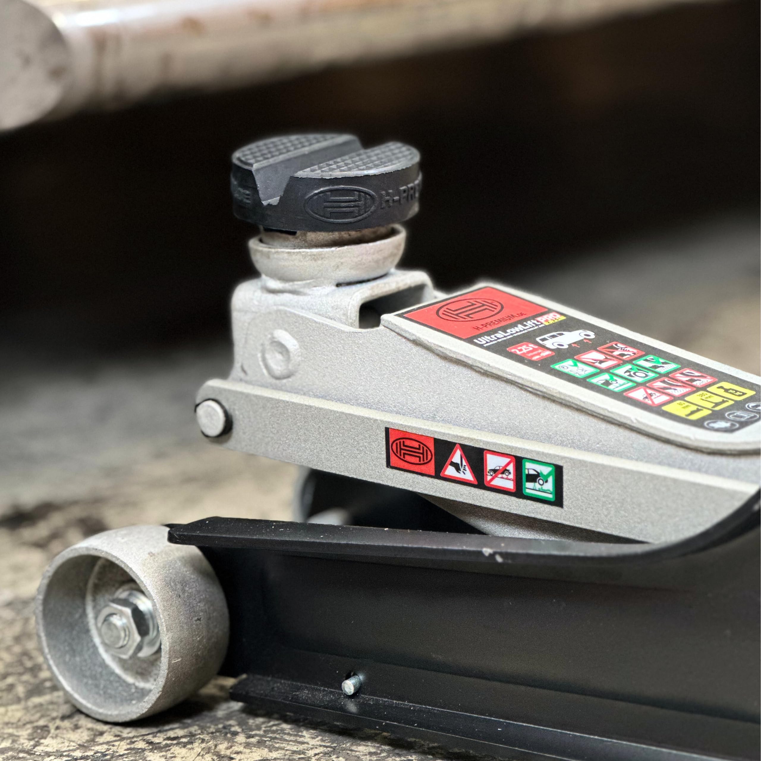 HEYNER Cric idraulico a carrello per auto, basso profilo piatto, 2,25 tonnellate, attrezzo di sollevamento con cuscinetto protettivo extra H347020/650