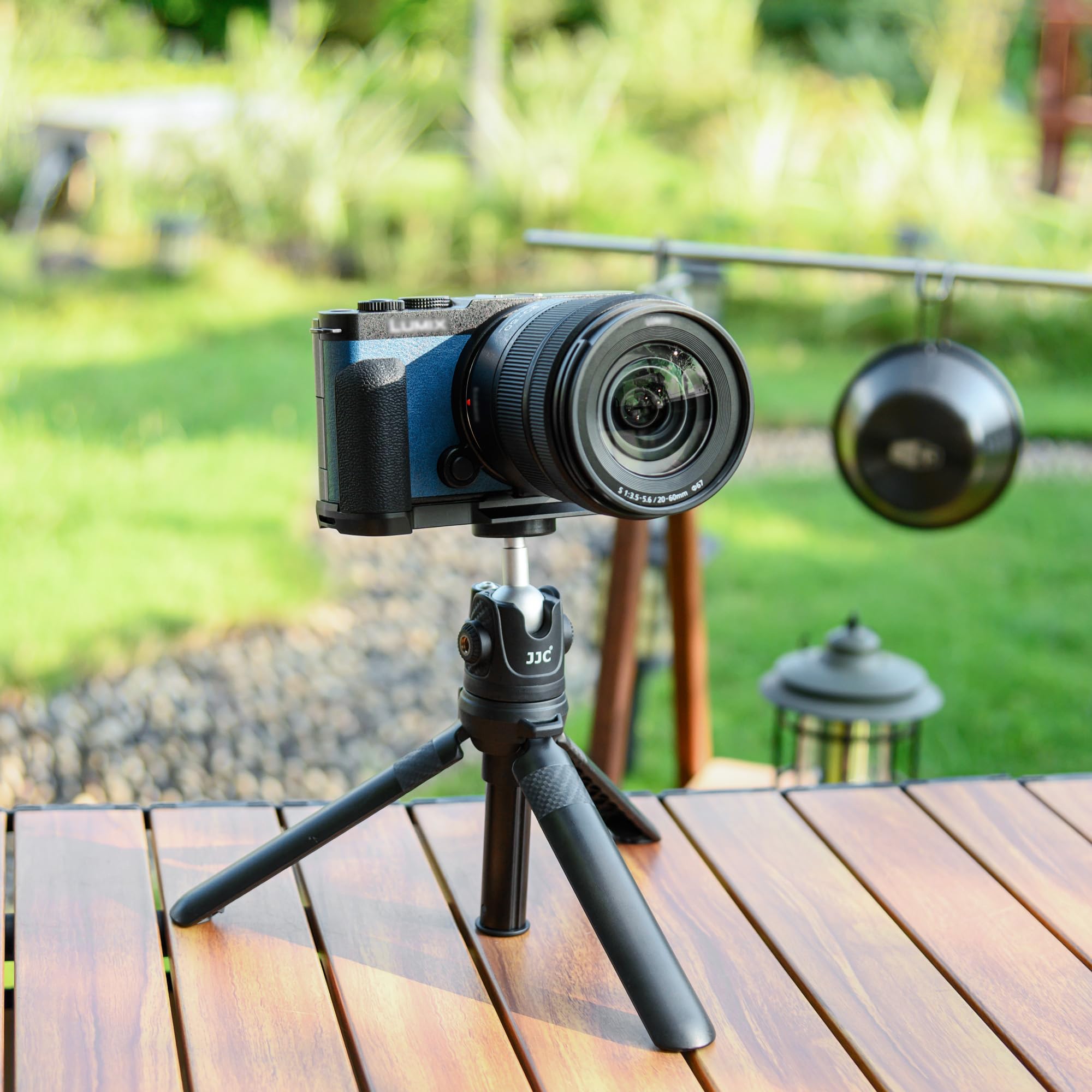 JJC Poignée en métal pour appareil photo Panasonic Lumix S9, poignée S9 avec plaque à dégagement rapide Arca en alliage d'aluminium, support en L antidérapant, poignée en silicone améliorée, noir