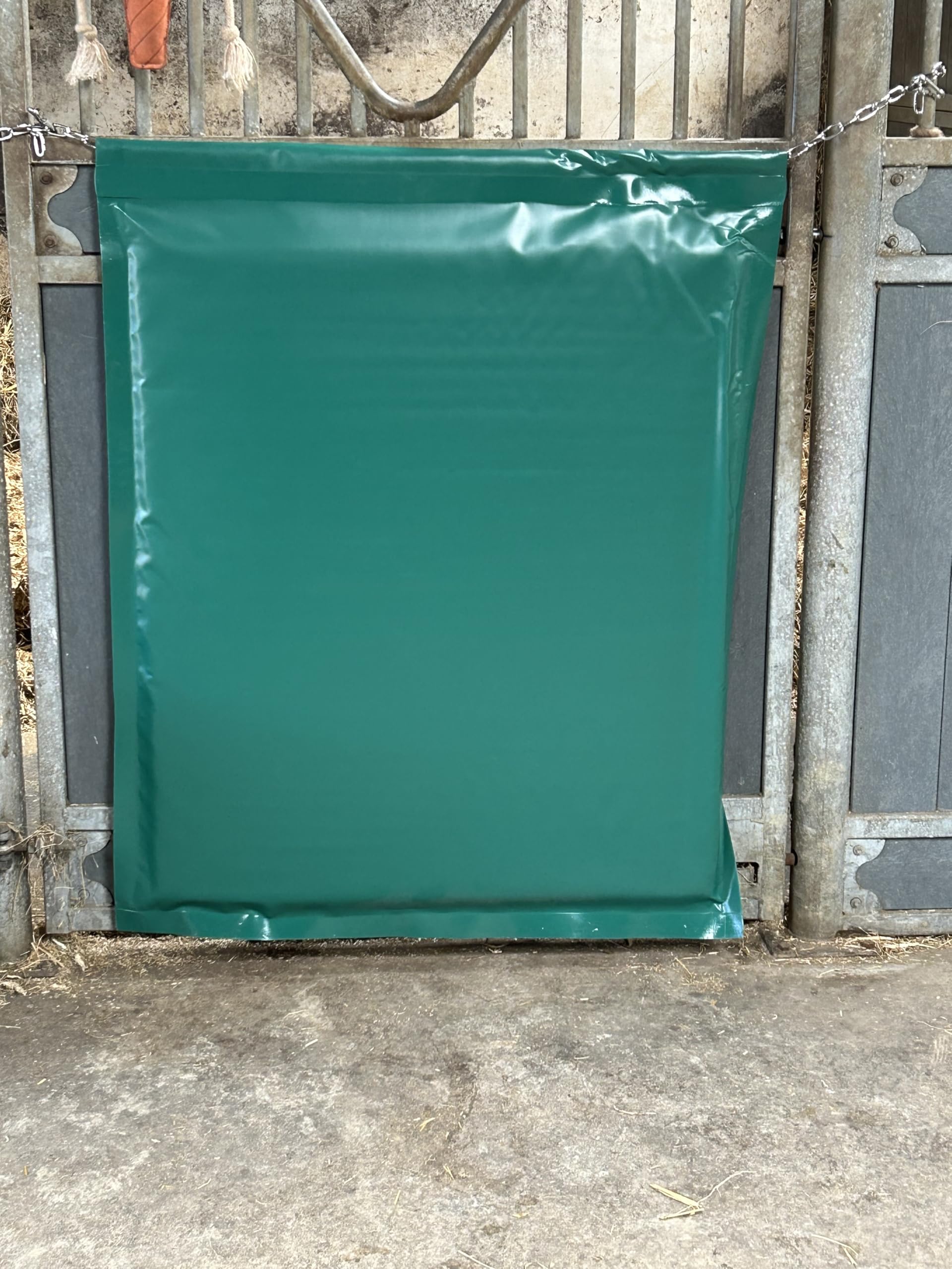 Jump 2 It Premium Horse Stable Wall Mats, 1m x 4ft, Heavy-Duty, Easy Install with Chains