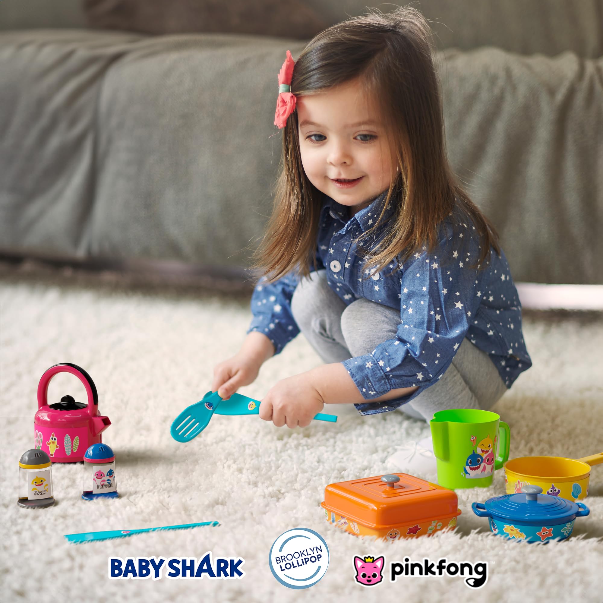 Baby Shark Cooking Adventure Set - Juego de cocina con ollas, sartenes, utensilios, taza medidora, tetera de té, sal y pimentero, gran juego de cocina para niños 6