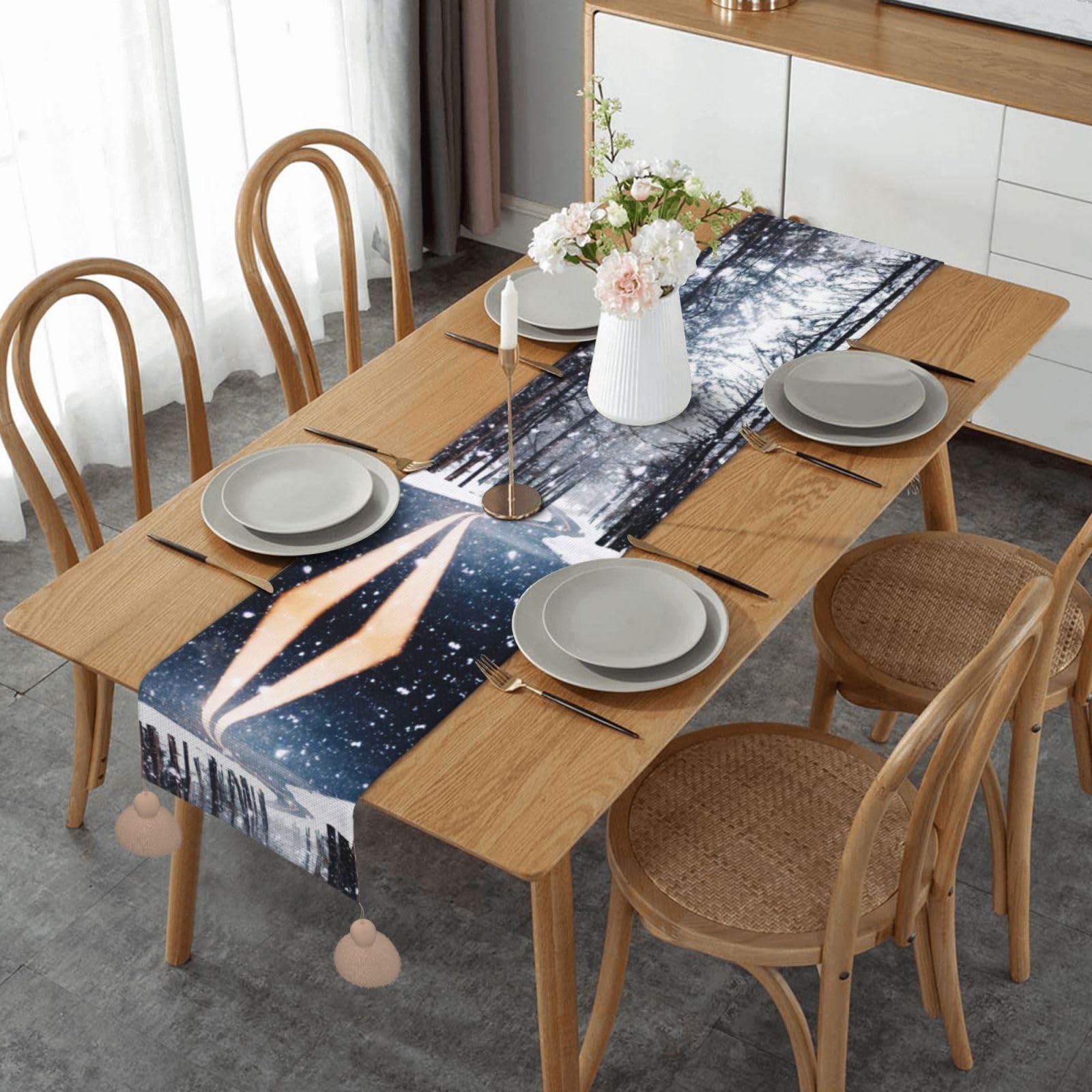Chemin de table en macramé tressé main avec pompons pour réception élégante