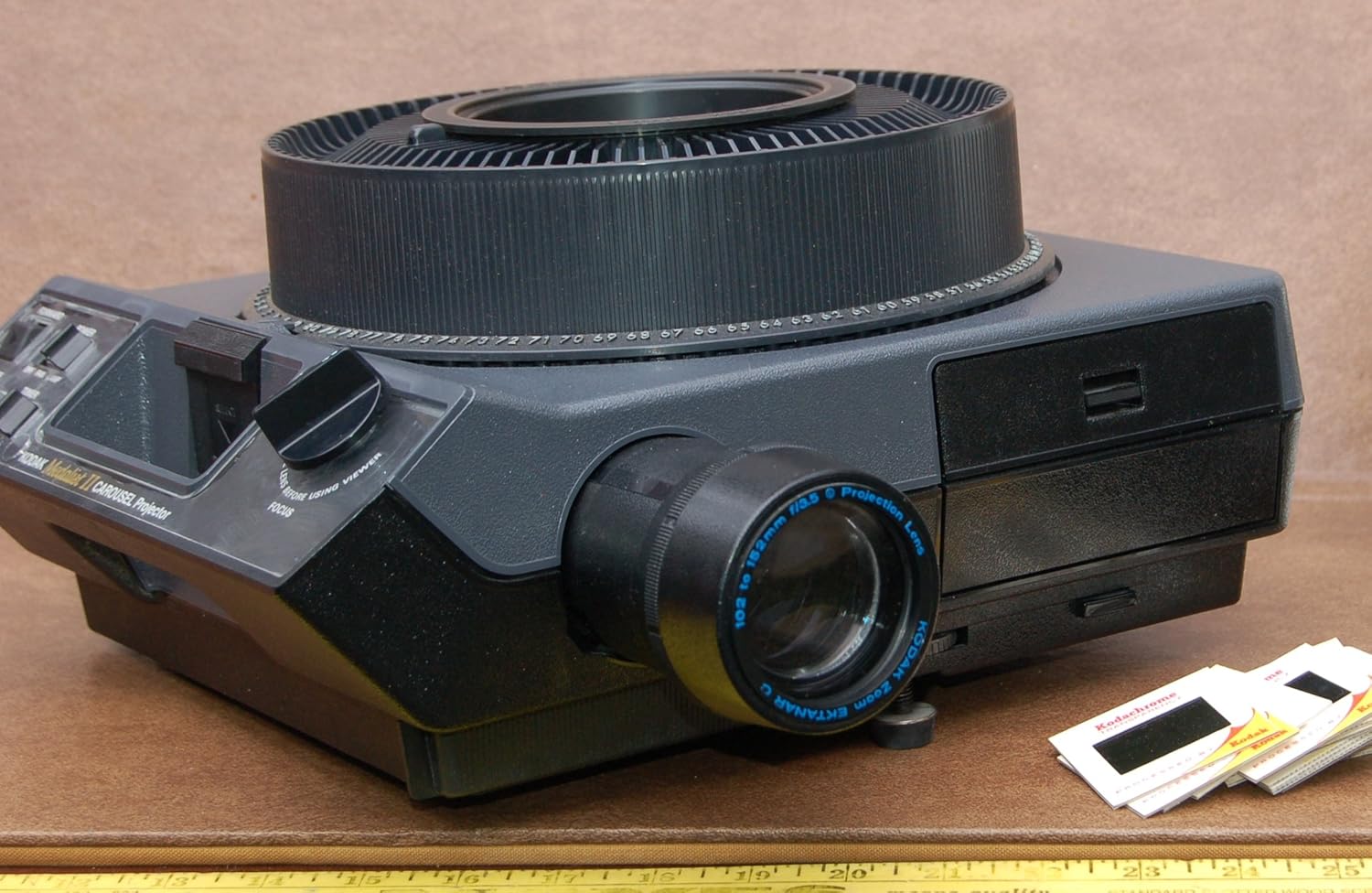 Kodak Carousel Medalist II 35mm Slide Projector w/View Screen