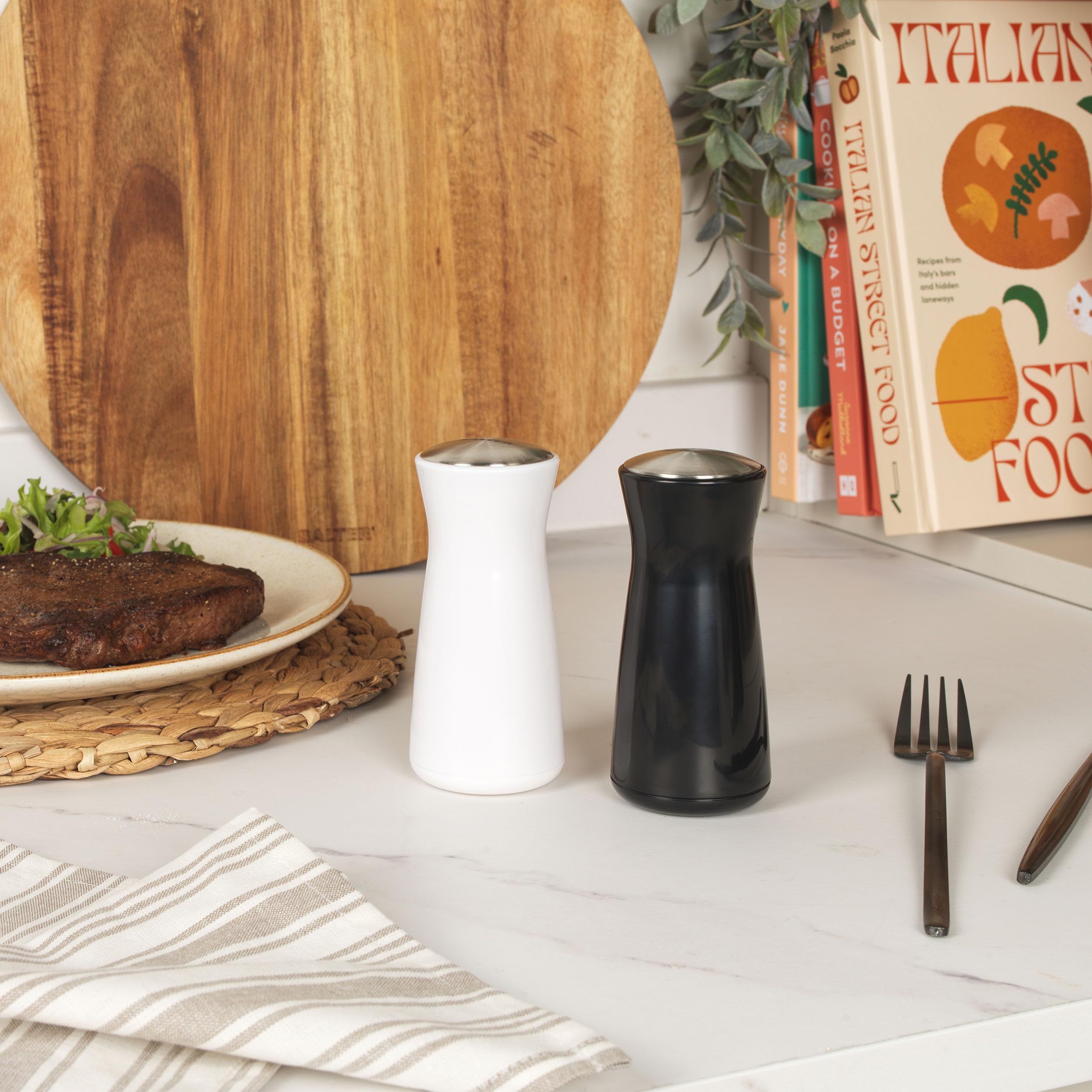 Salter BW12947EU7 Gravity Salt and Pepper Shaker Set, Classic Seasoning Mills, Salt & Pepper Pots, Tilt to Operate - Image 3