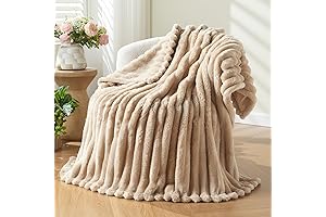 Ultra-Soft Flannel Fleece Blanket: Silky Warmth for All Seasons