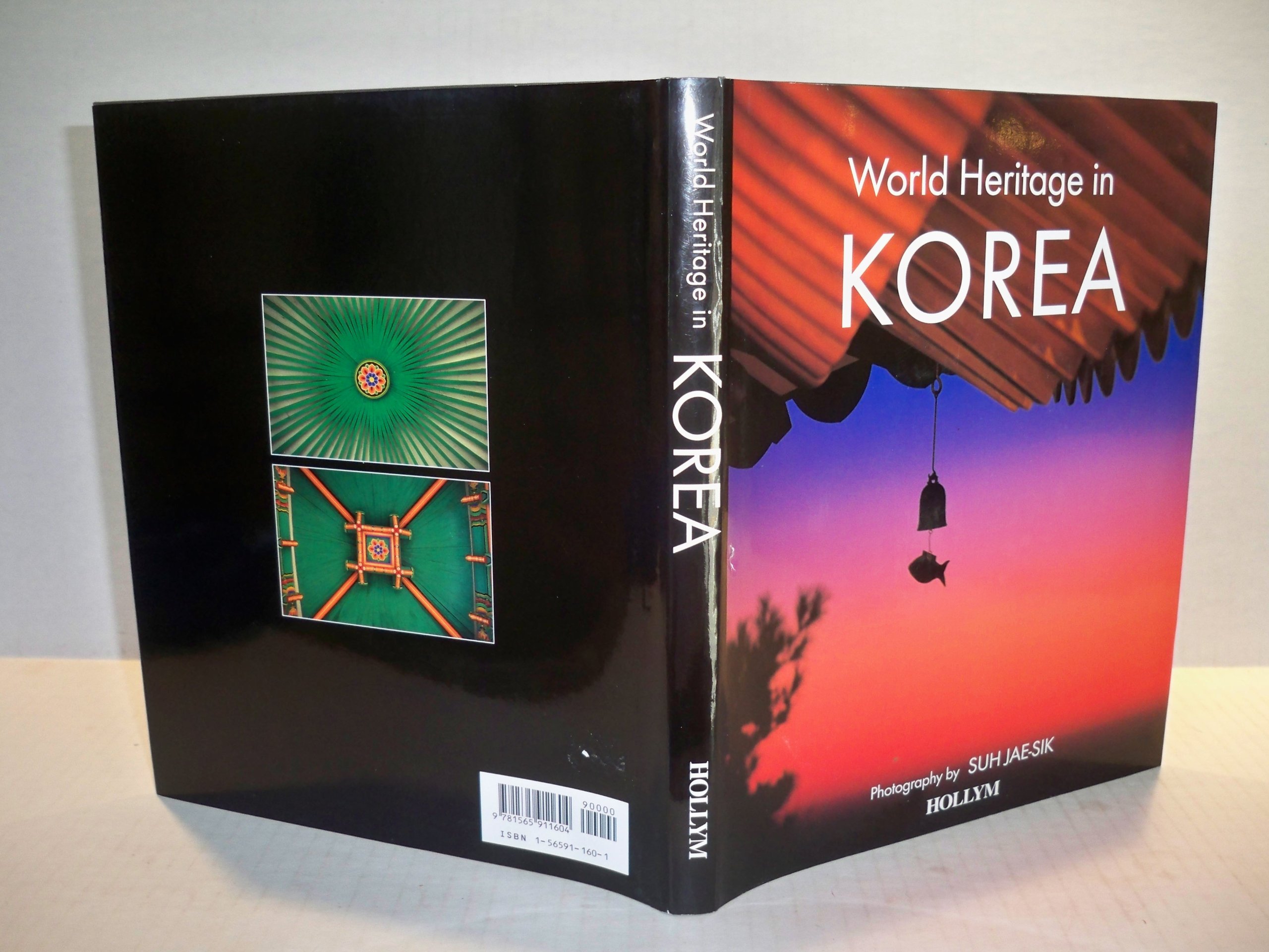 World Heritage in Korea Hardcover – January 1, 2001