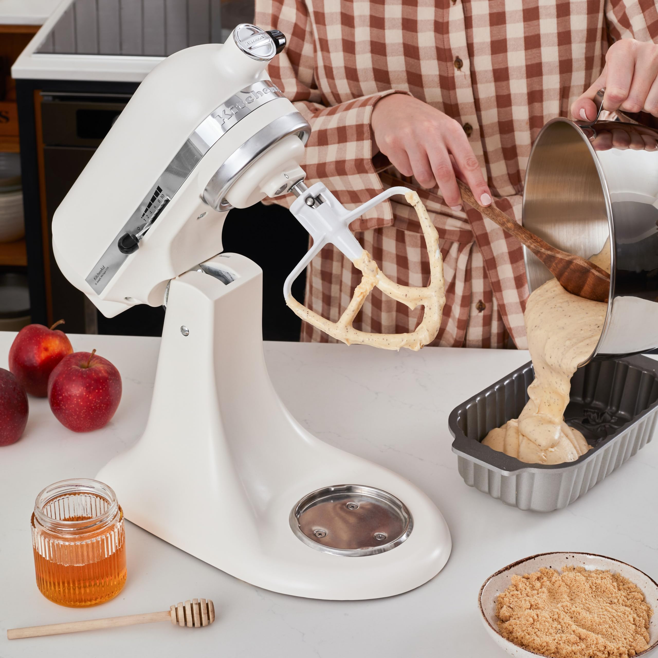 KitchenAid Classic robot kuchenny 4,3 l z obrotową głowicą, 10 stopni z łagodnym rozruchem, mieszadło płaskie, hak do zagniatania i trzepaczka, mieszadło planetarne, 59 punktów styku miski, kolor