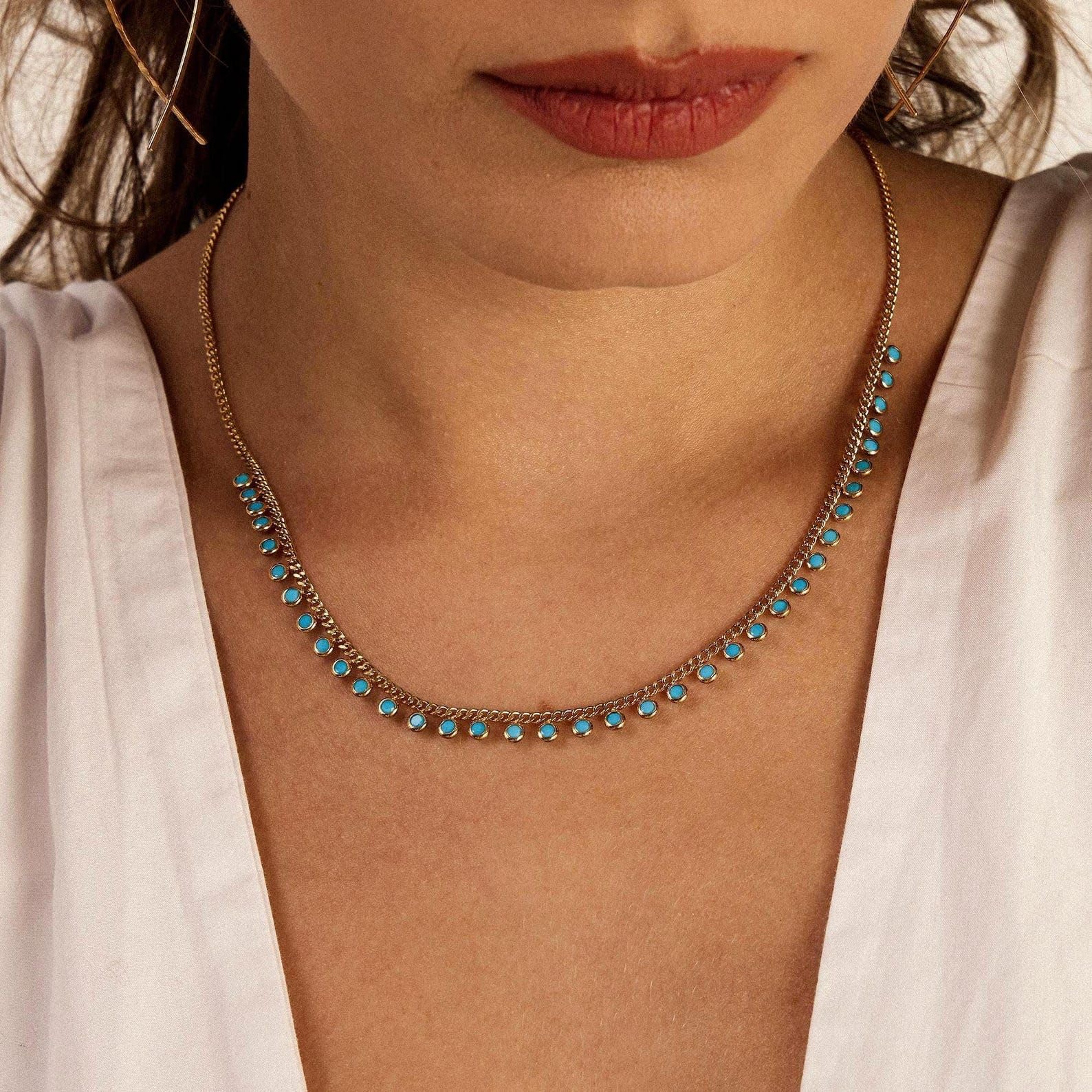 18K oro delicato Turquoise collana, Rowed pietra con sfere argento sterling blu Natale