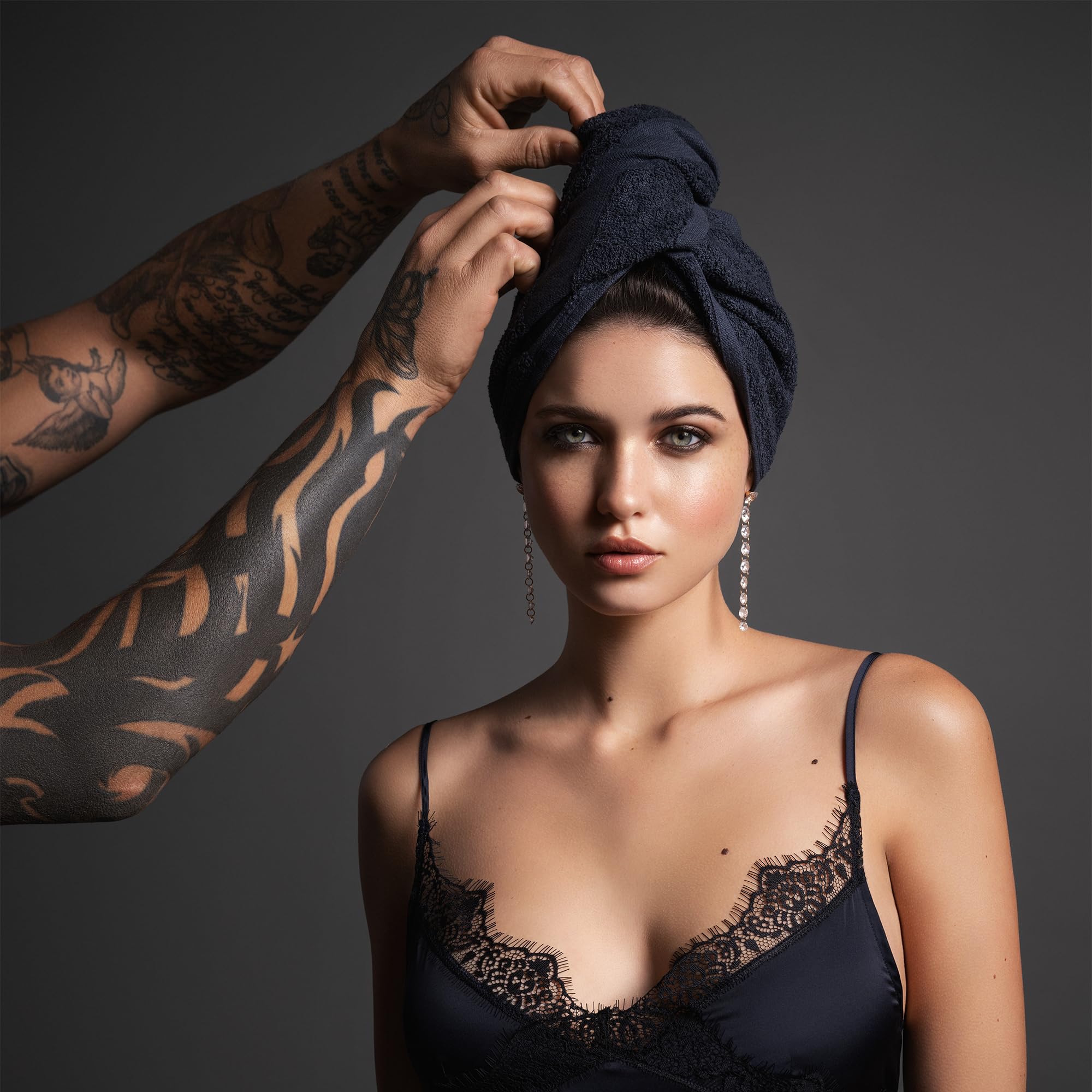 Fromm ColorSafe Haartücher für Friseure, Friseure, Spa, Fitnessstudio, 100% Baumwolle, bleichfest, 40,6 x 73,7 cm, 12 Stück, saugfähige, schmutzabweisende Handtücher zum Trocknen von lockigem, langem