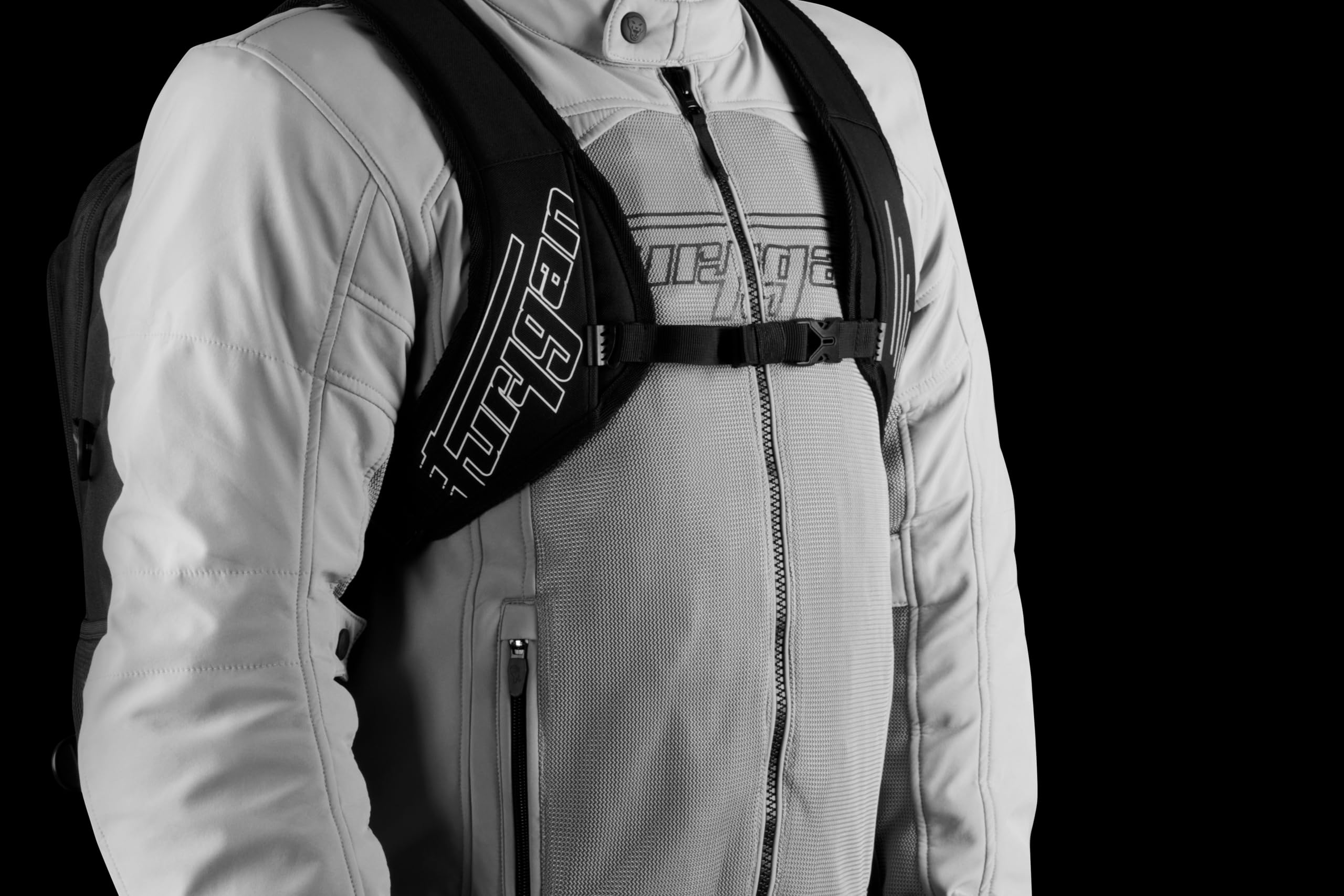 Furygan Thunder Evo 2-23L Plecak motocyklowy - Wodoodporny, kompatybilny z kamizelką powietrzną - Uchwyt na kask - Kieszeń na laptopa 15" - Regulowane paski na ramiona, czarno-czerwony, 23L