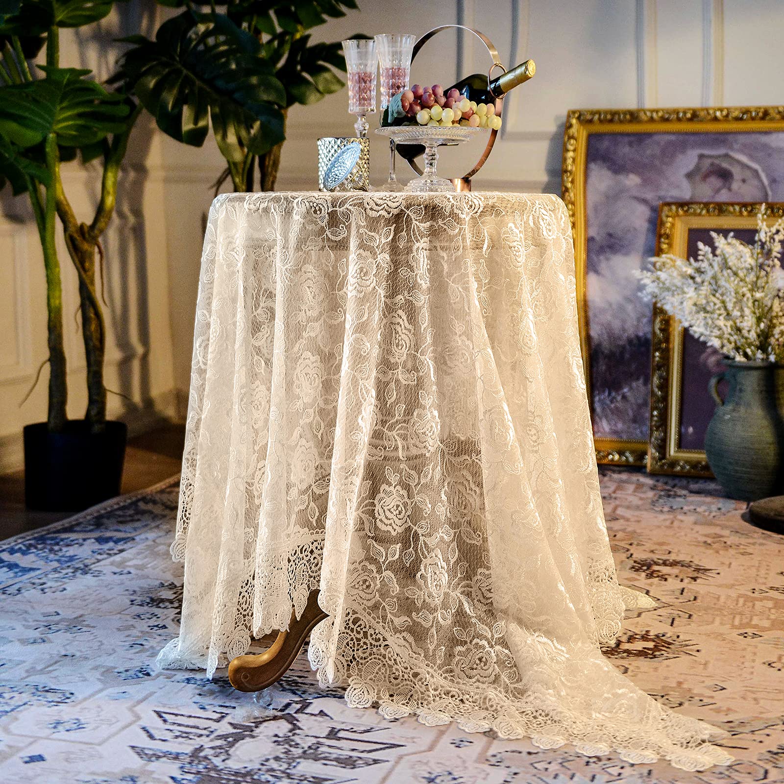 SUTAVIA - Mantel de encaje bordado, diseño clásico cuadrado pequeño de 43 pulgadas, a prueba de polvo, para cocina, comedor, picnic, banquete de boda y decoración del hogar (dorado)