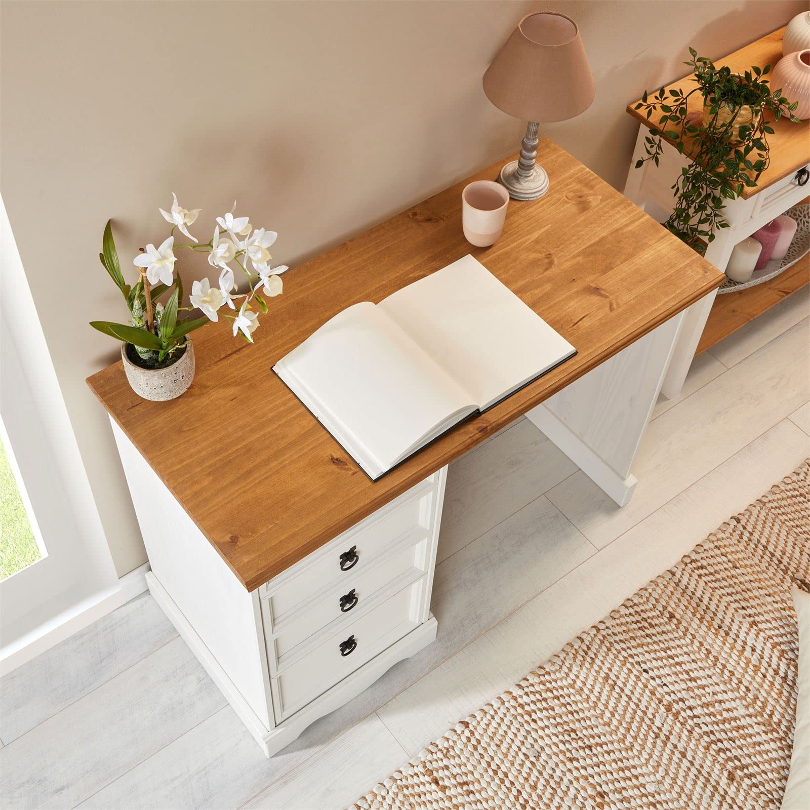 CARO-Möbel Schreibtisch Campo im Landhausstil, eleganter Tisch aus massiver Kiefer, Bürotisch mit Schubladen