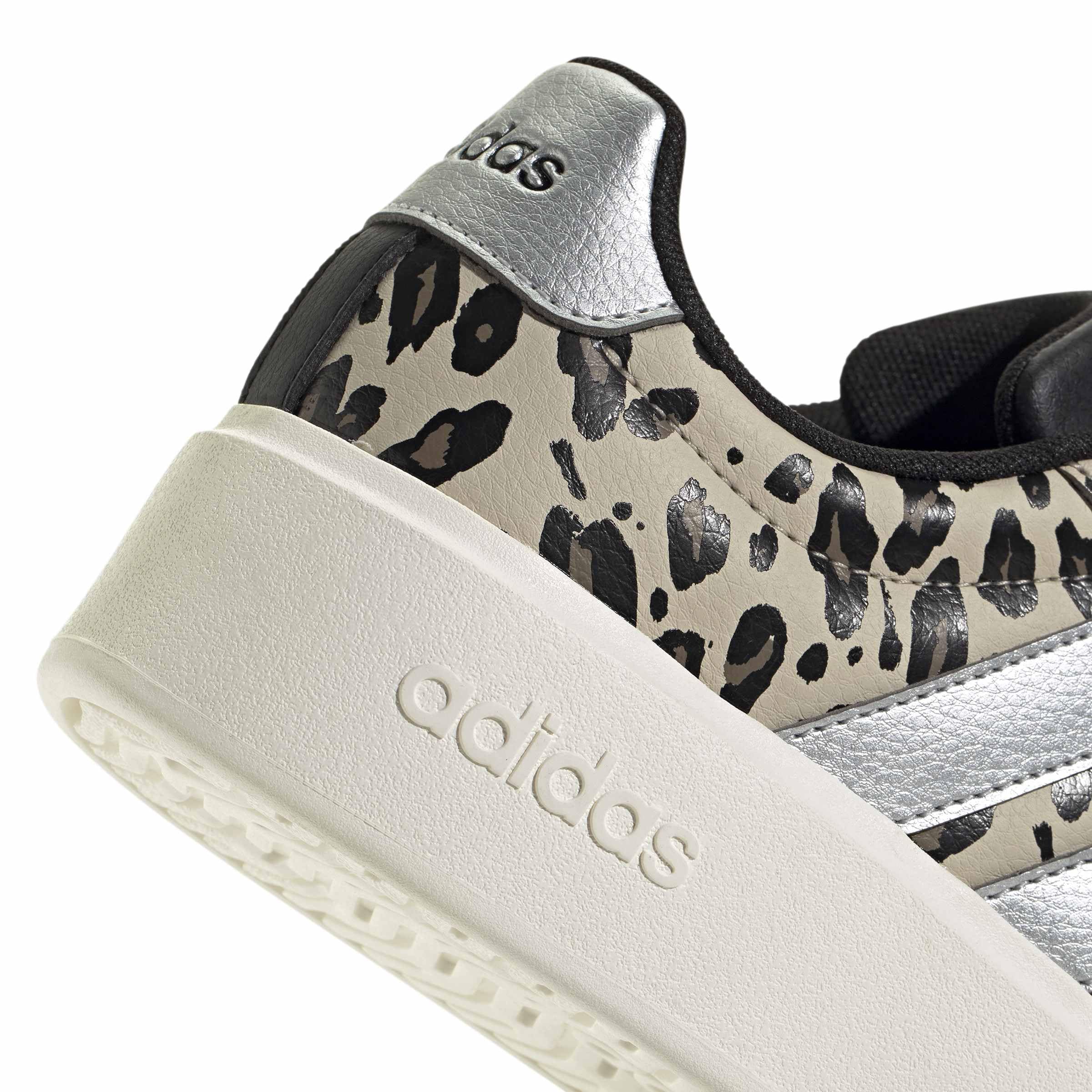 adidas Uniseks - dzieci Streettalk Bold Junior Shoes, Crystal Linen/silver met./core black, 40 EU